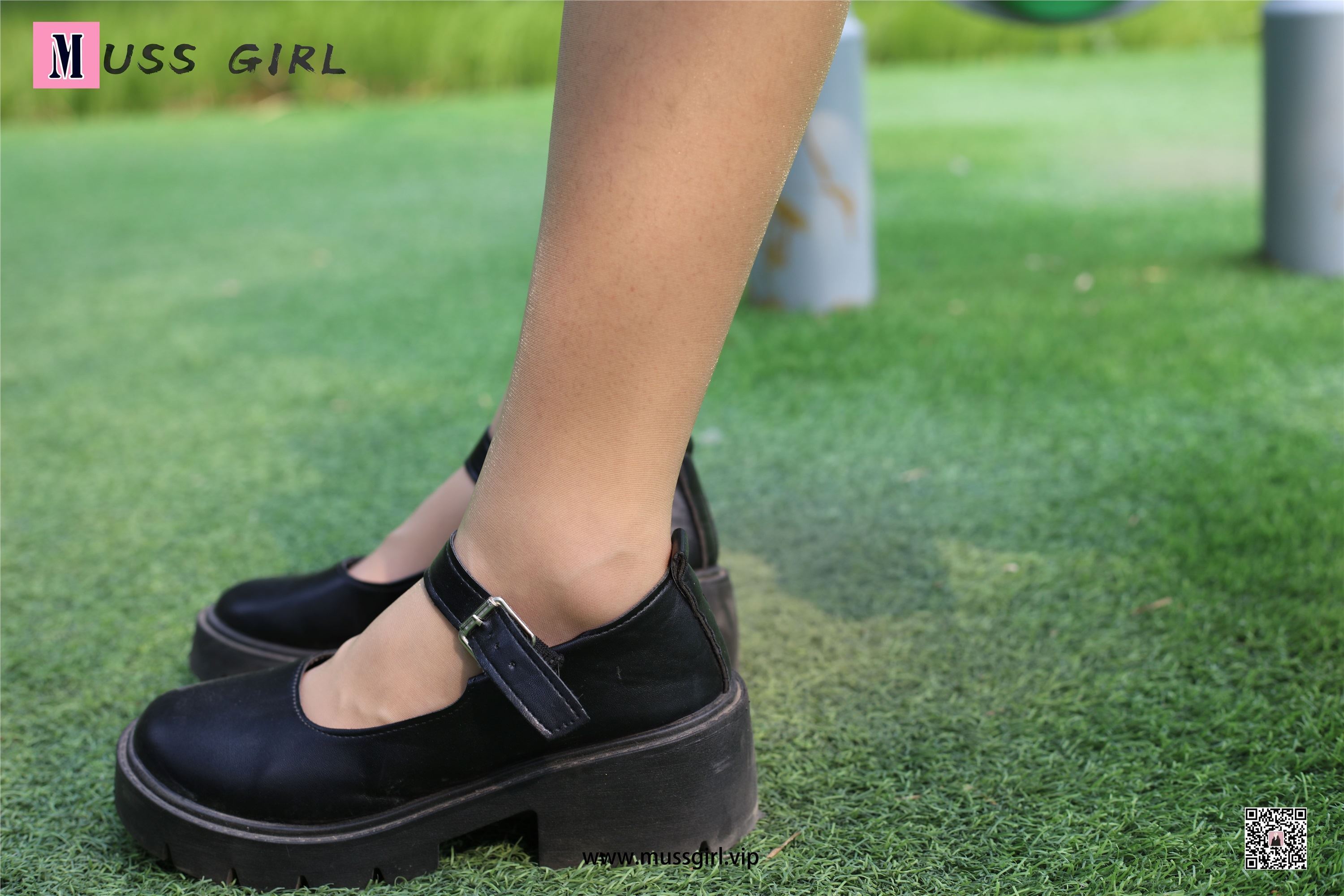 图片[4]-MussGirl慕丝女郎期期N第215期草地JK制服肉丝3-套图网