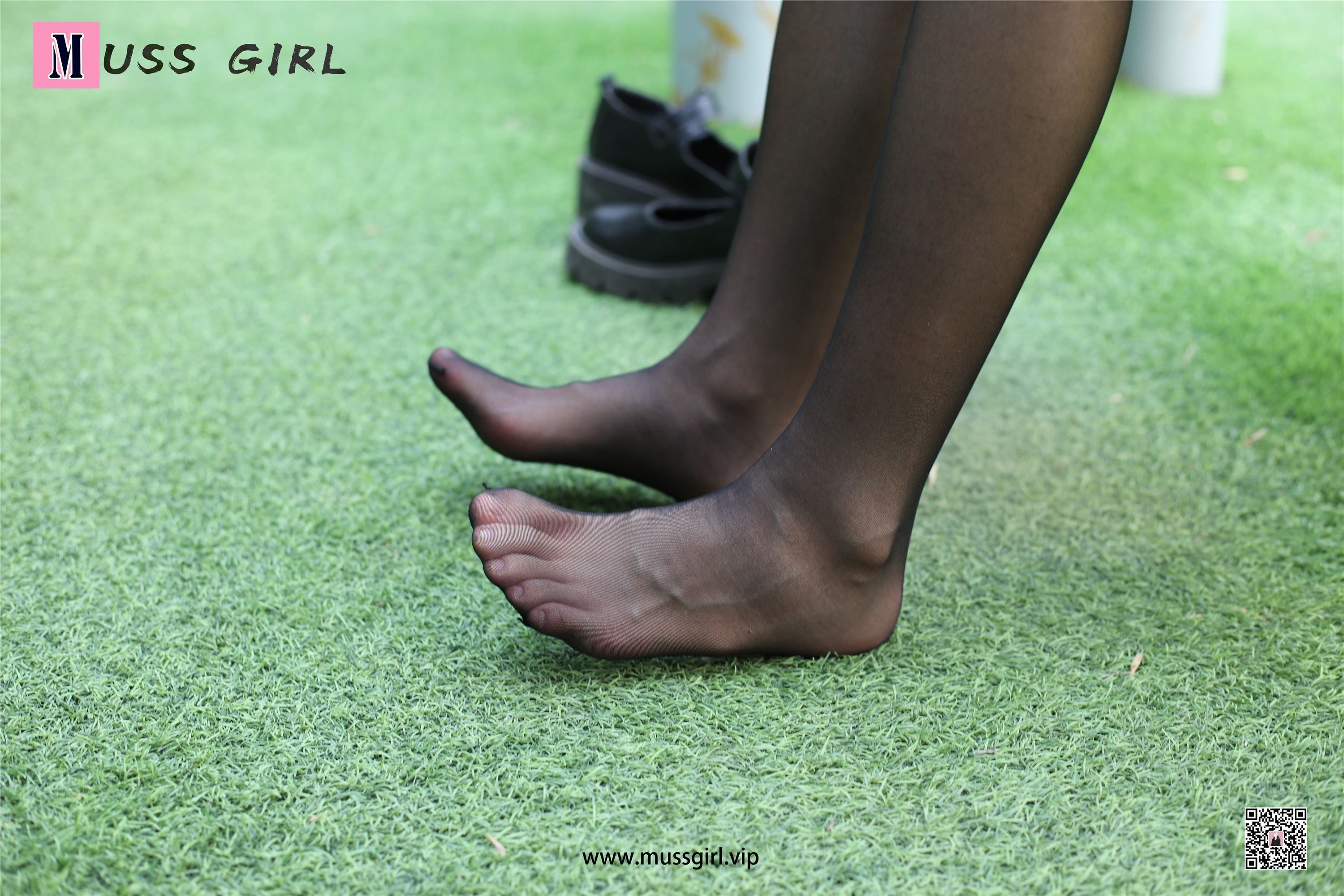 MussGirl慕丝女郎期期N第216期草地JK制服黑丝4-秀人网