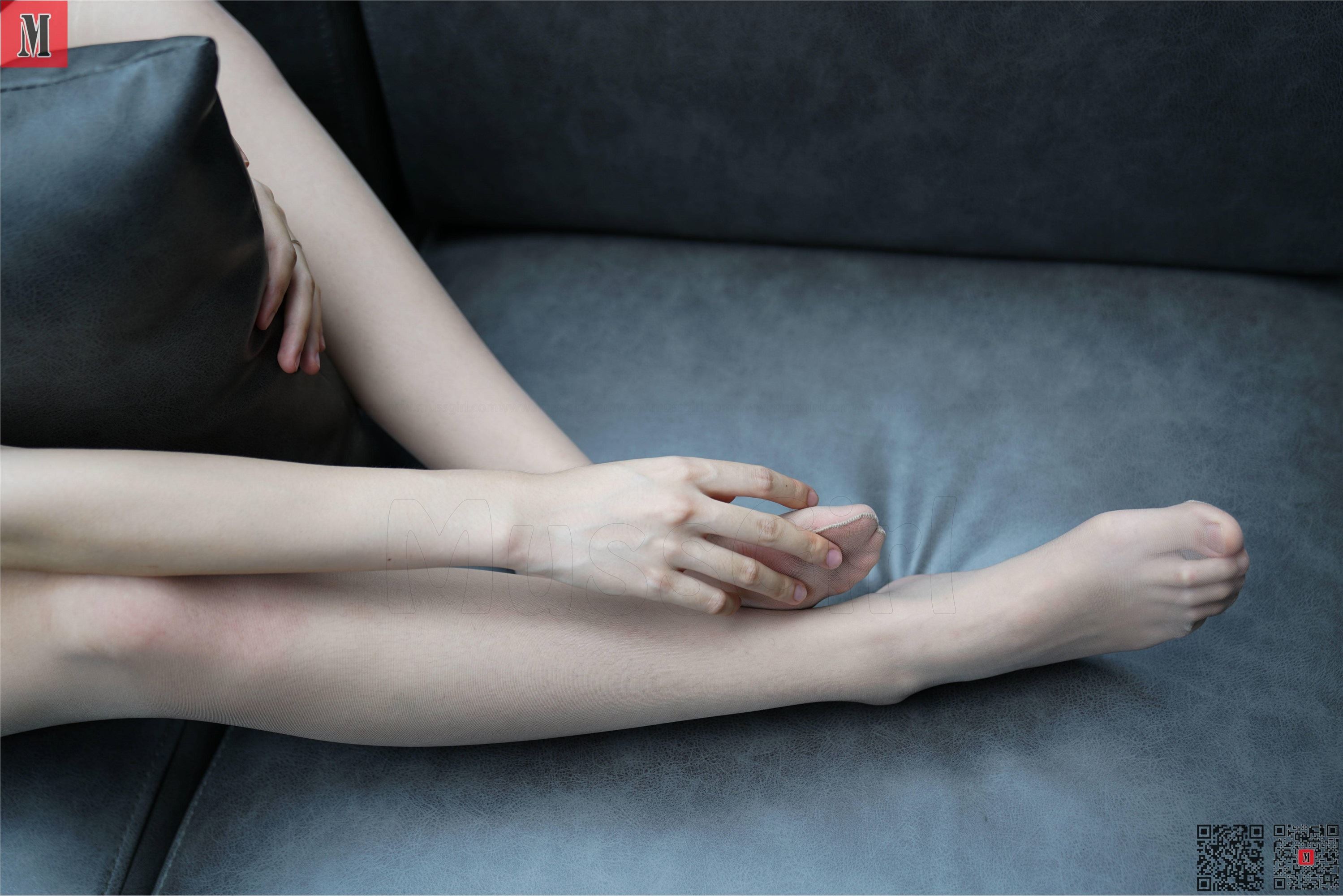 图片[7]-MussGirl慕丝女郎期期N第224期户外碎花旗袍肉丝-秀人网