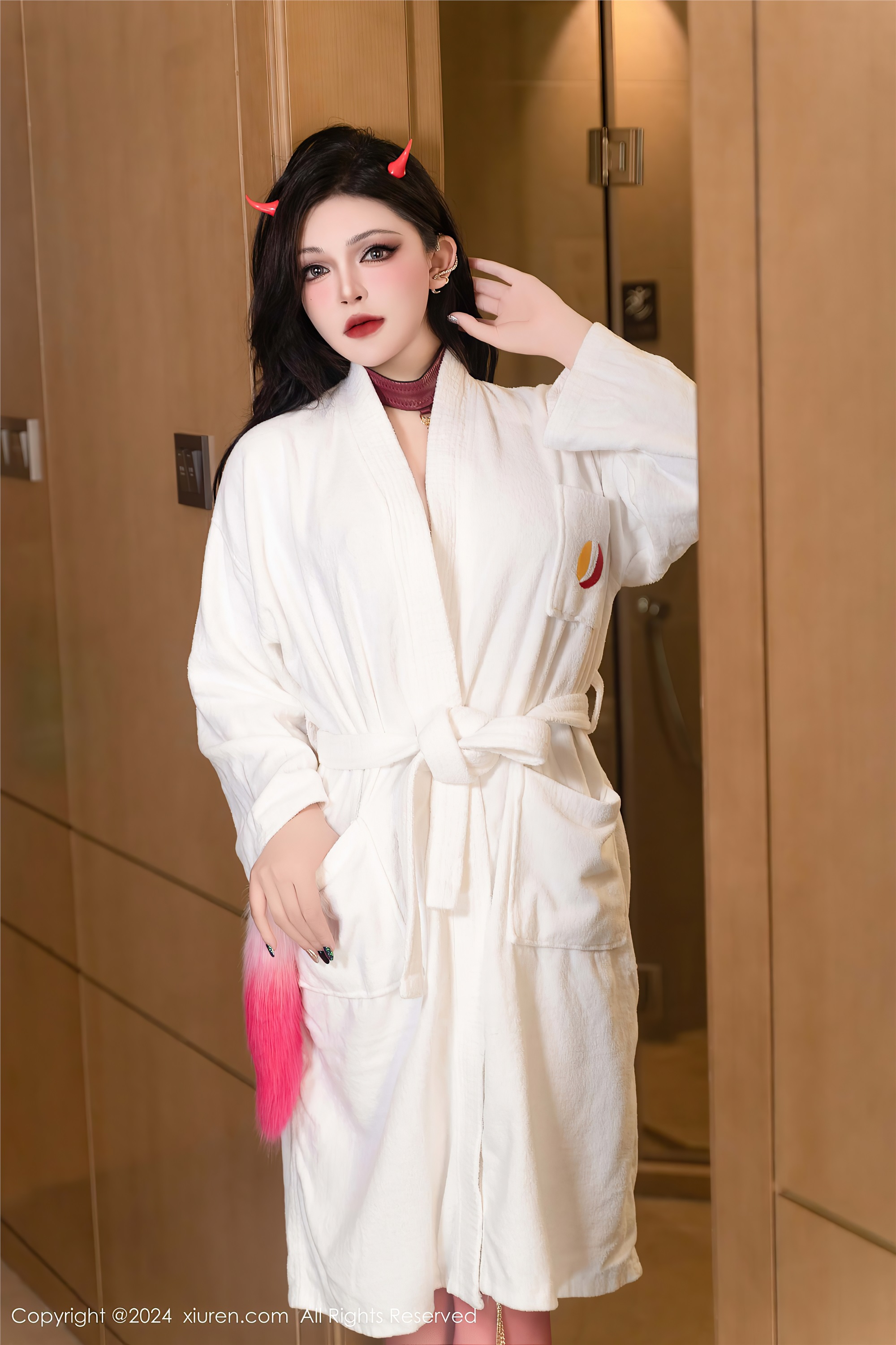 Xiuren秀人网期2024.10.28期N第9352期伊丽莎有点白-秀人网