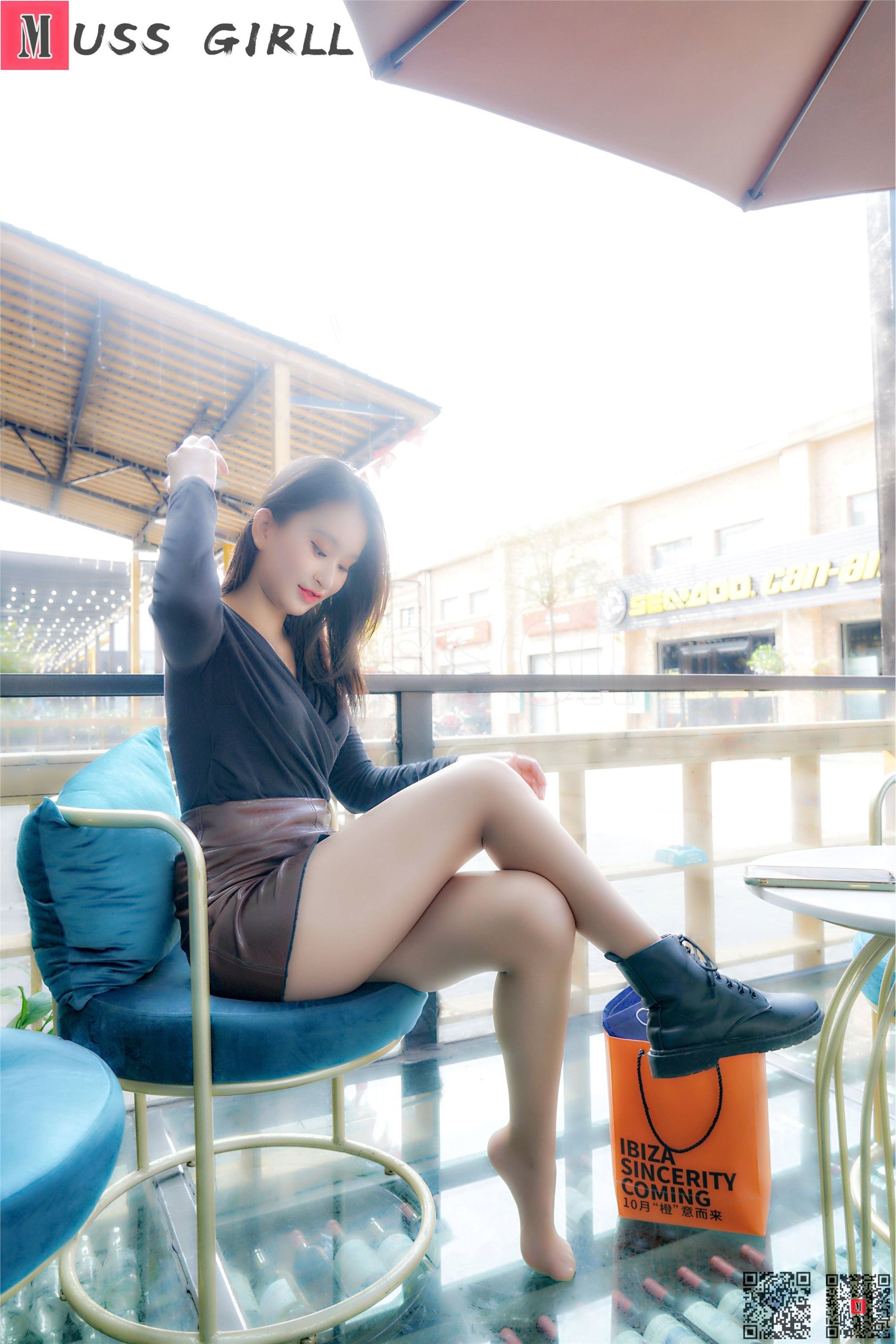 MussGirl慕丝女郎期期N第238-户外皮裙肉丝短靴美女-秀人网