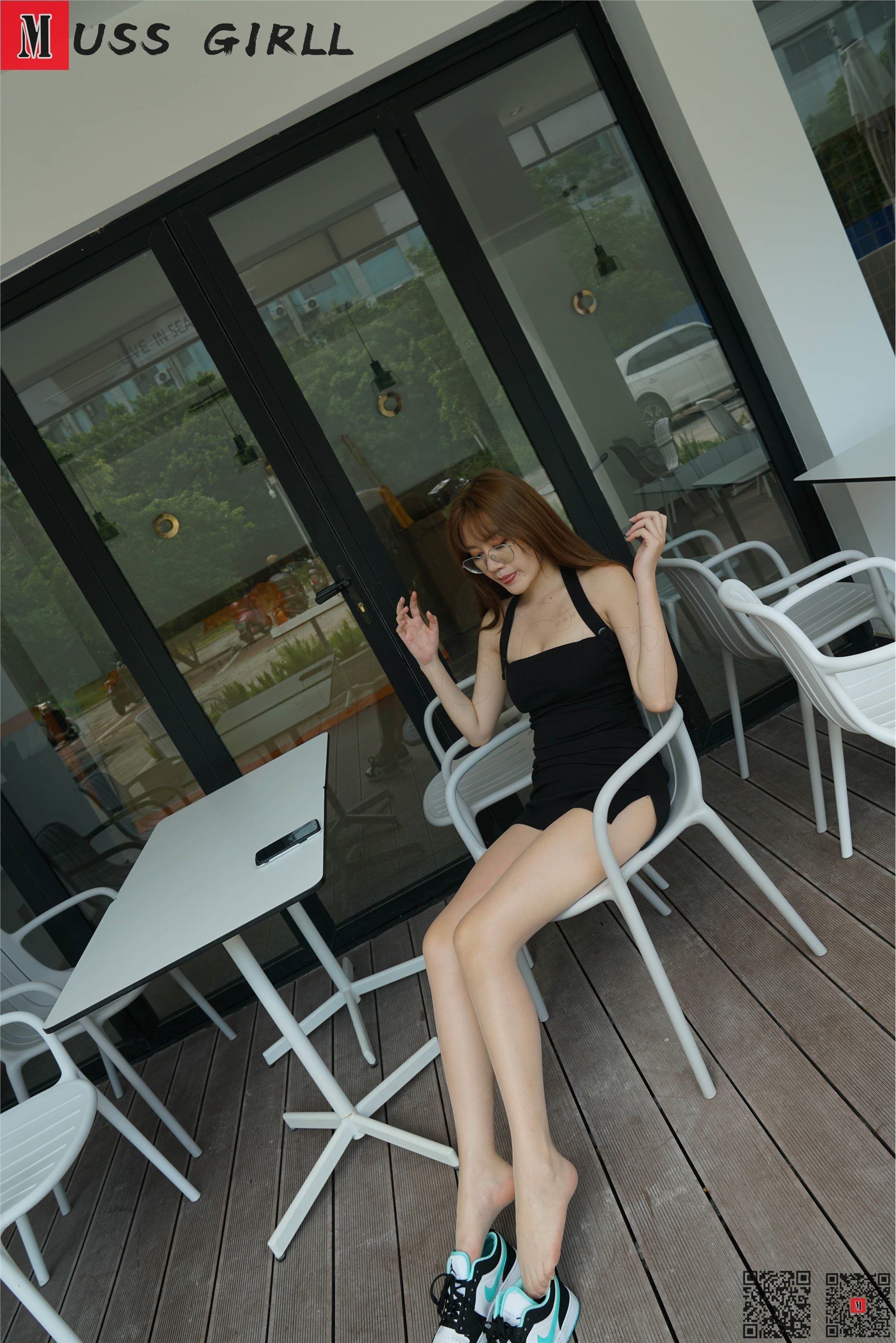 MussGirl慕丝女郎期期N第242-户外肉丝包臀裙-秀人网