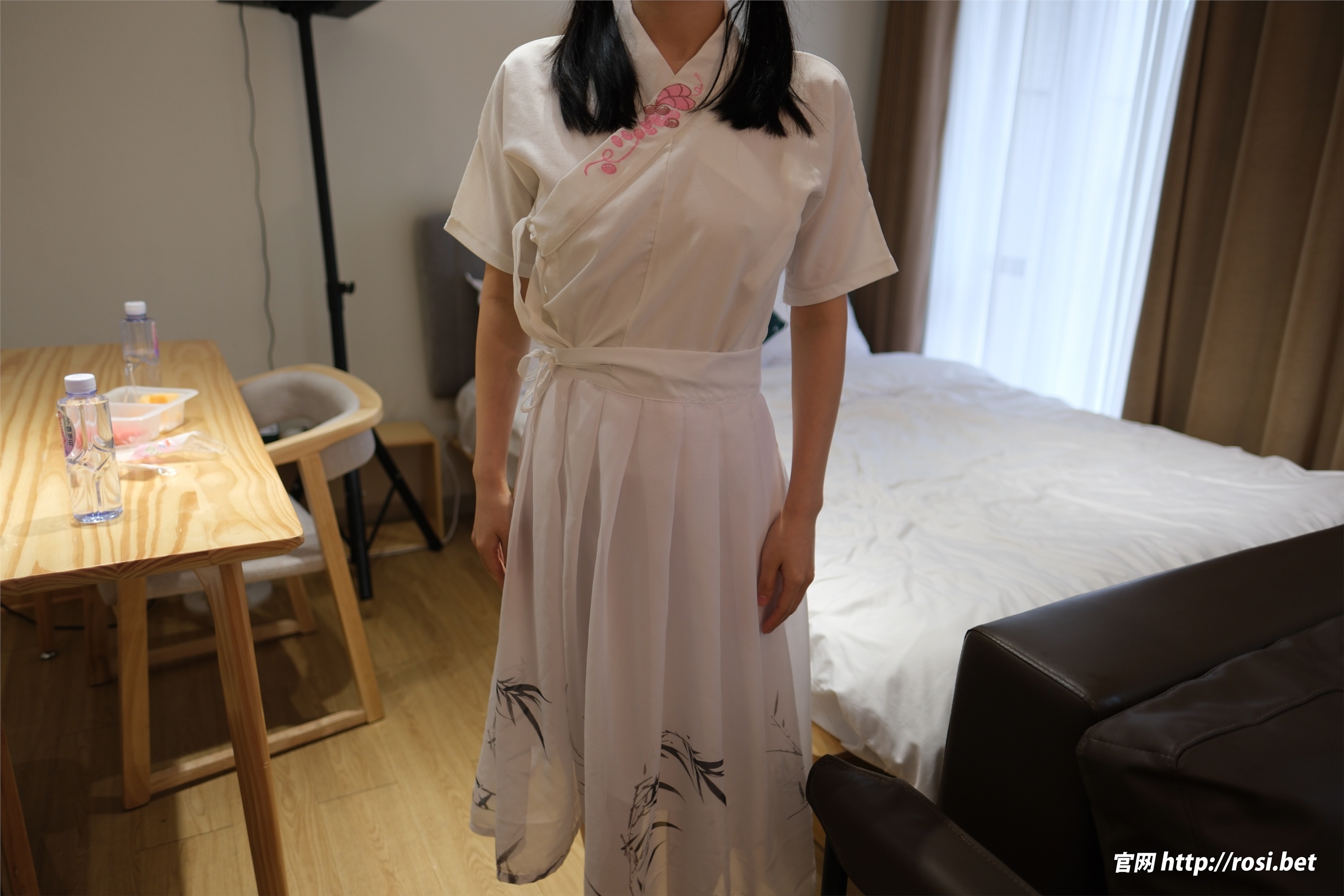 图片[2]-ROSI写真期2024.11.30期N第4744-秀人网