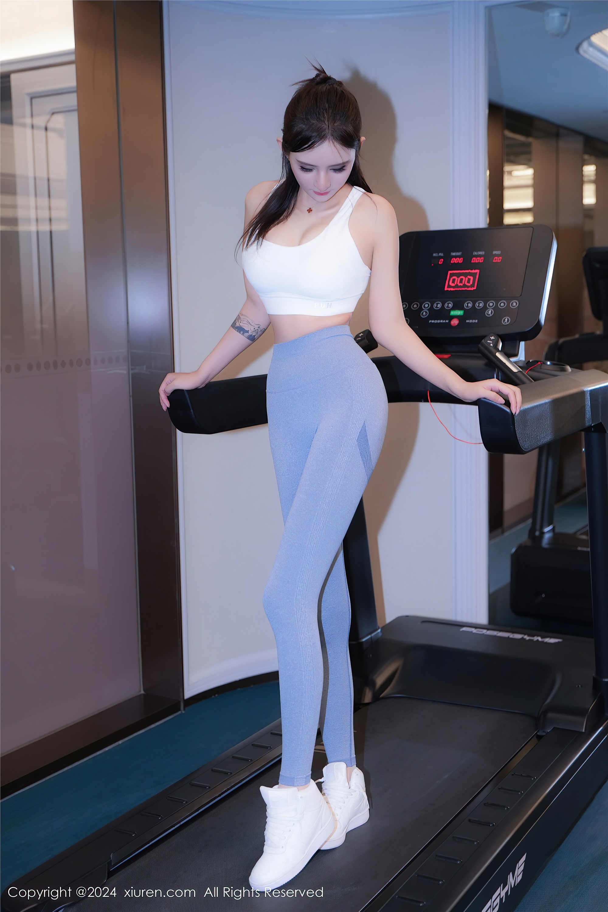 图片[4]-Xiuren秀人网期2024.11.07期N第9407期Emily尹菲-套图网