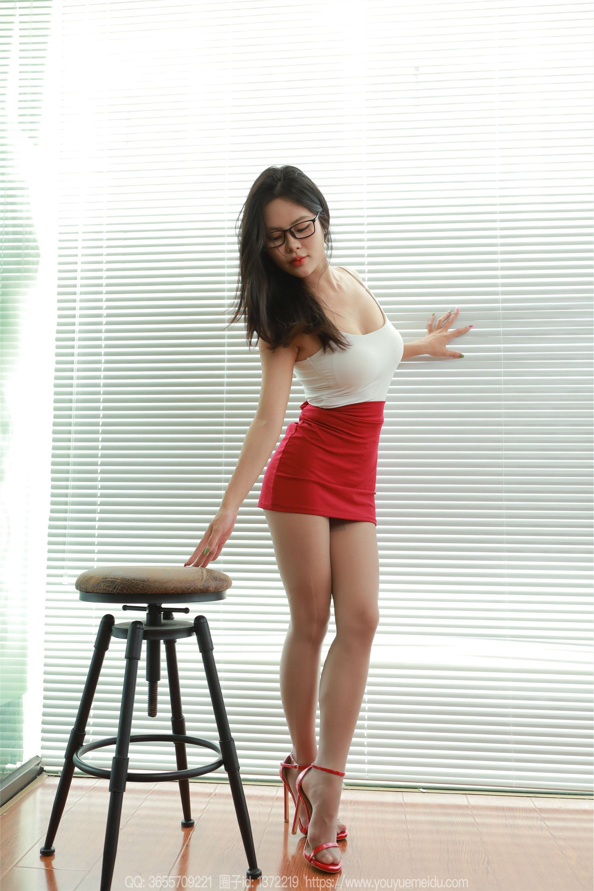 图片[2]-IESS异思趣向期期2024.10.17期丝享家期1874期兔兔《白色吊带（上）》-套图网