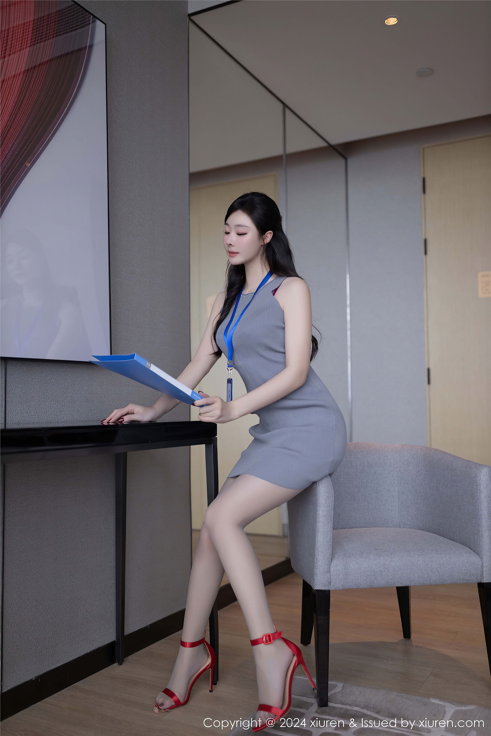 图片[4]-Xiuren秀人网期2024.11.22期N第9493期小逗逗-套图网