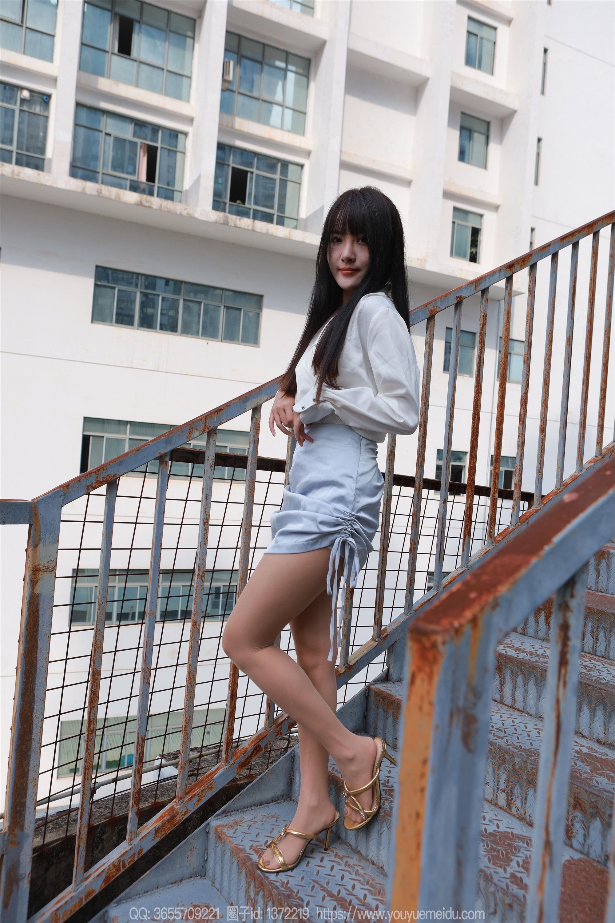 IESS异思趣向期期2024.11.08期丝享家期1893期婉萍《蓝色短裙（上）》-套图网