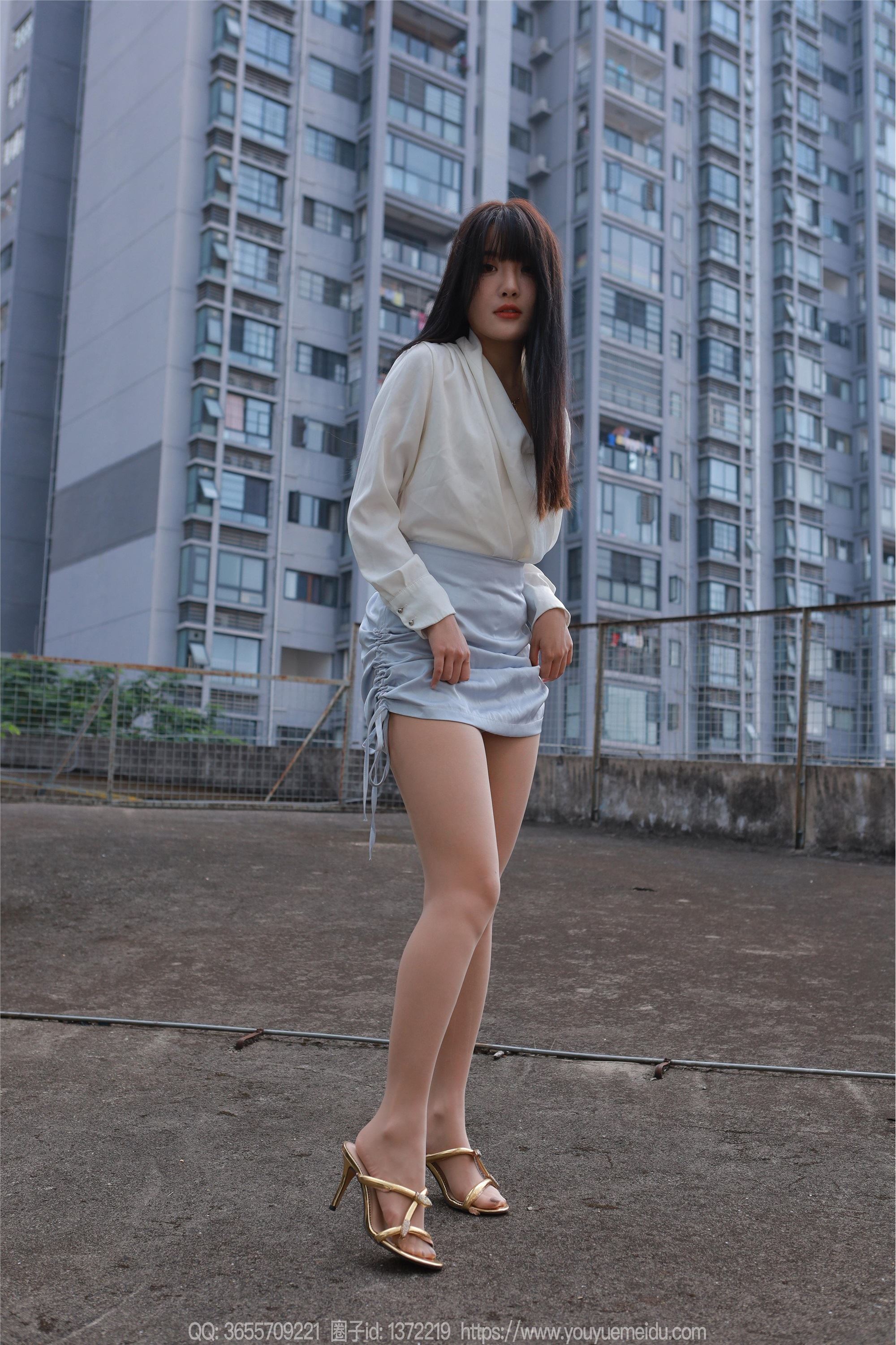 图片[5]-IESS异思趣向期期2024.11.10期丝享家期1894期婉萍《蓝色短裙（下）》-秀人网