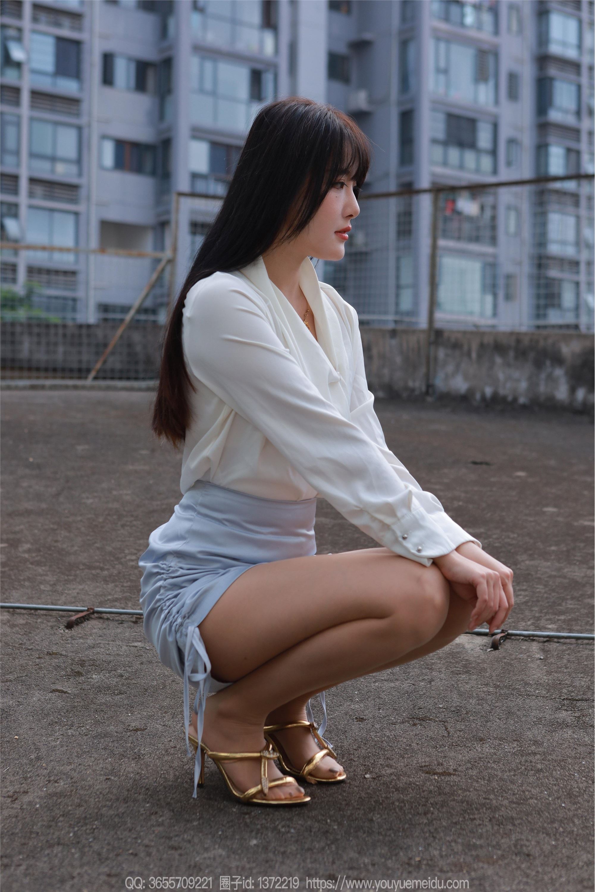 图片[6]-IESS异思趣向期期2024.11.10期丝享家期1894期婉萍《蓝色短裙（下）》-秀人网