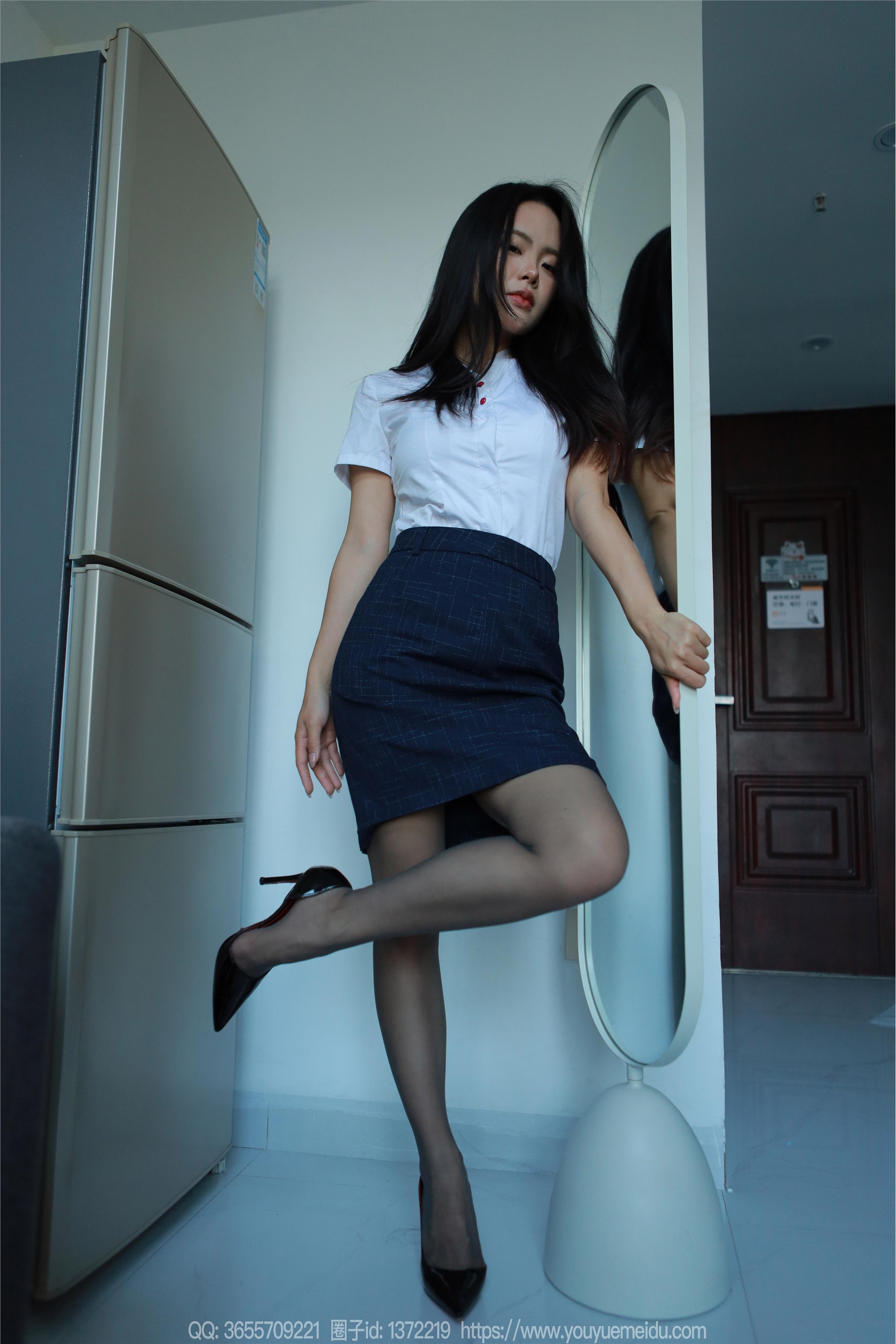 图片[2]-IESS异思趣向期期2024.12.01期丝享家期1912期兔兔《OL黑丝》-秀人网