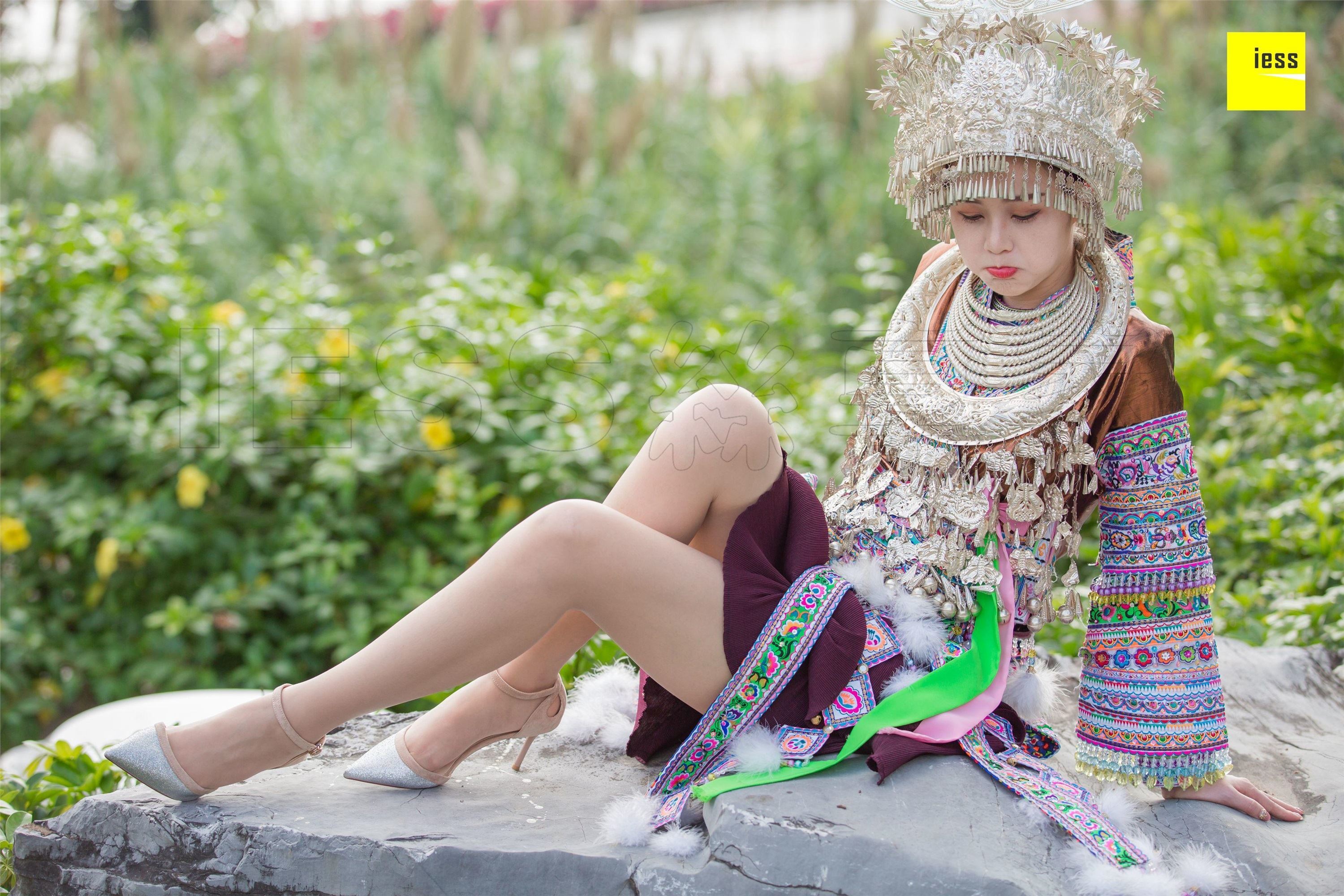 图片[5]-IESS异思趣向期2018.12.04《魔鬼周三》特刊45期：九妹-期穿丝袜的苗族九妹-秀人网