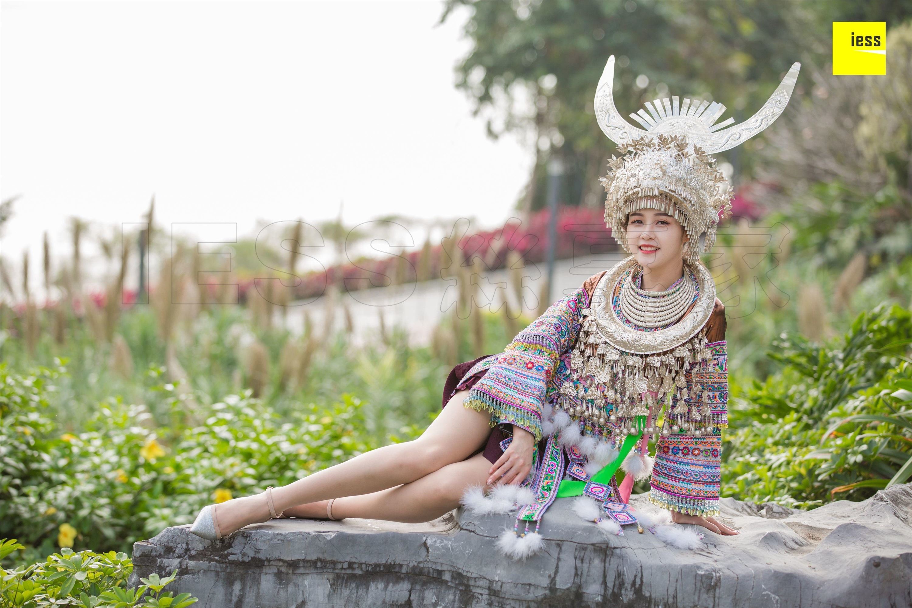 图片[6]-IESS异思趣向期2018.12.04《魔鬼周三》特刊45期：九妹-期穿丝袜的苗族九妹-秀人网