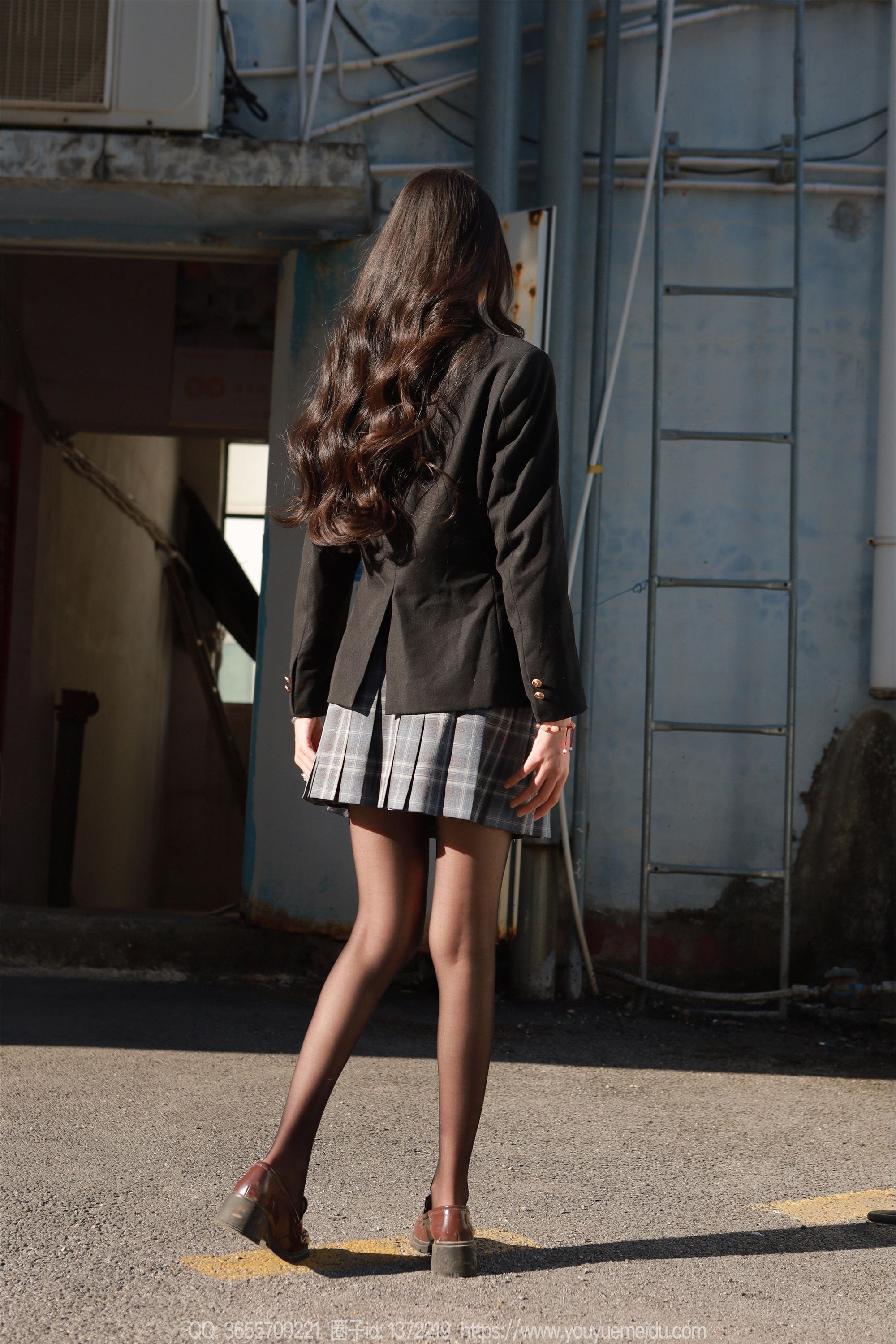 图片[6]-IESS异思趣向期期2024.12.05期丝享家期1916期团团《阳光黑丝》-套图网