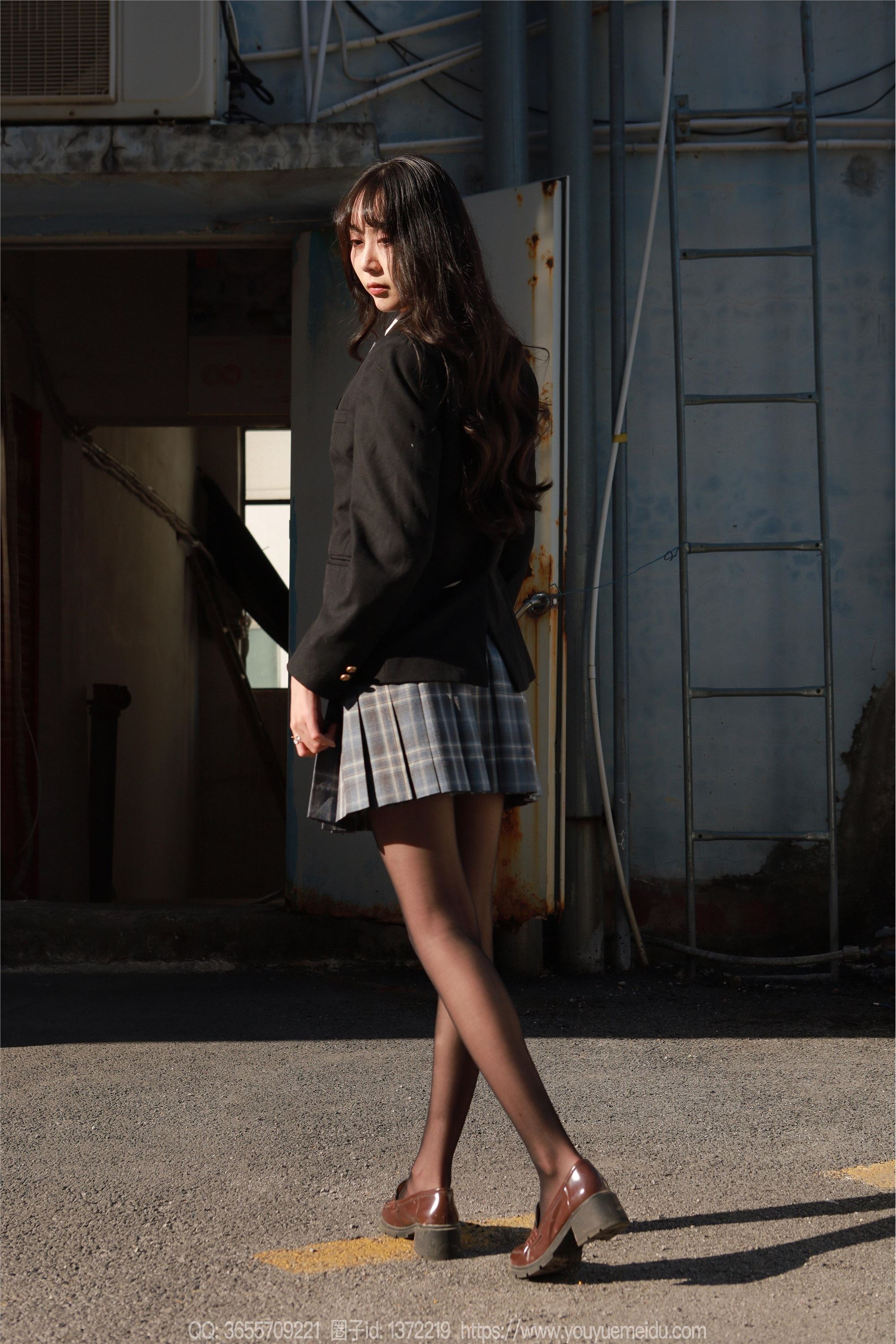 图片[7]-IESS异思趣向期期2024.12.05期丝享家期1916期团团《阳光黑丝》-套图网