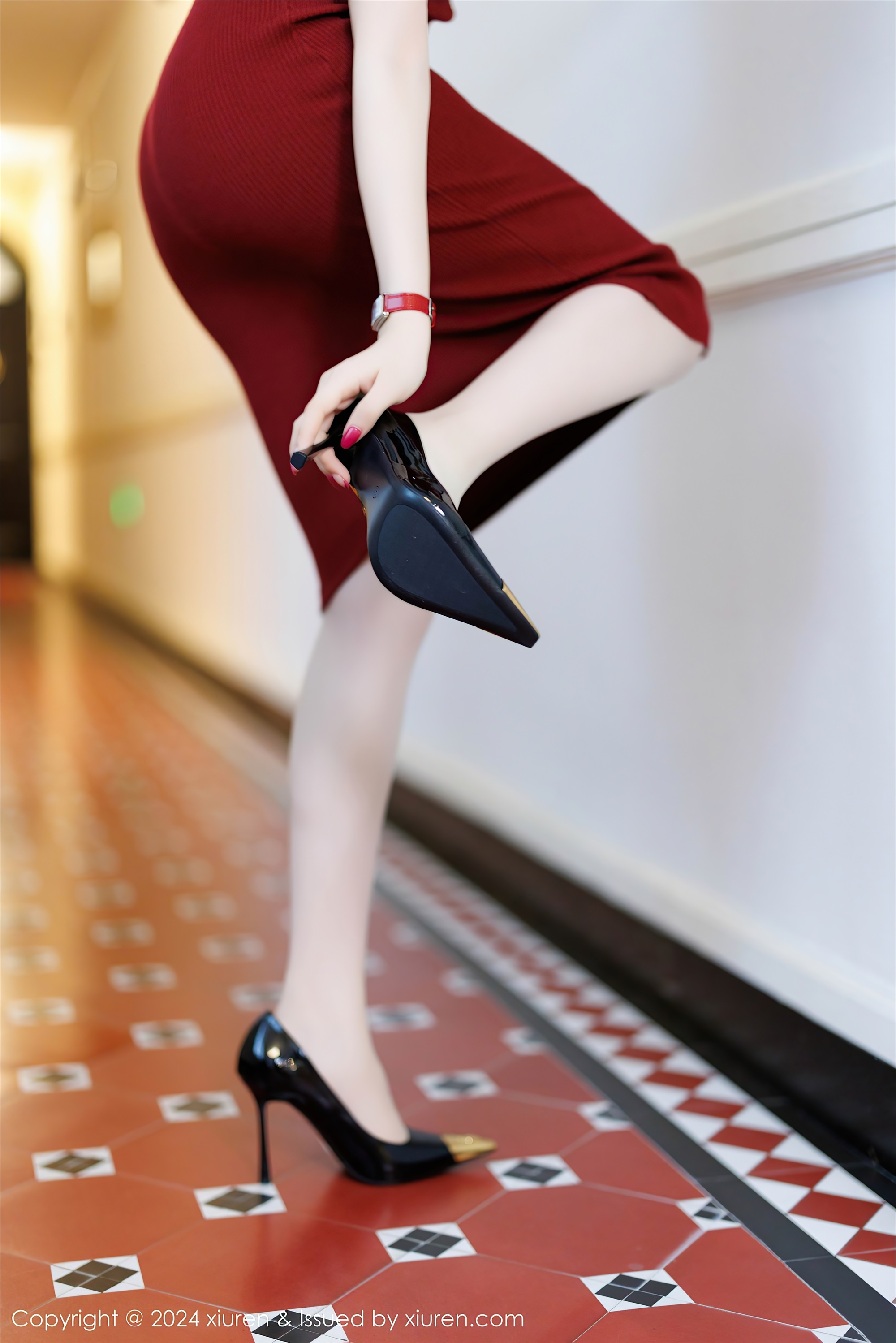 图片[2]-Xiuren秀人网期2024.12.12期N第9589期徐莉芝Booty-套图网