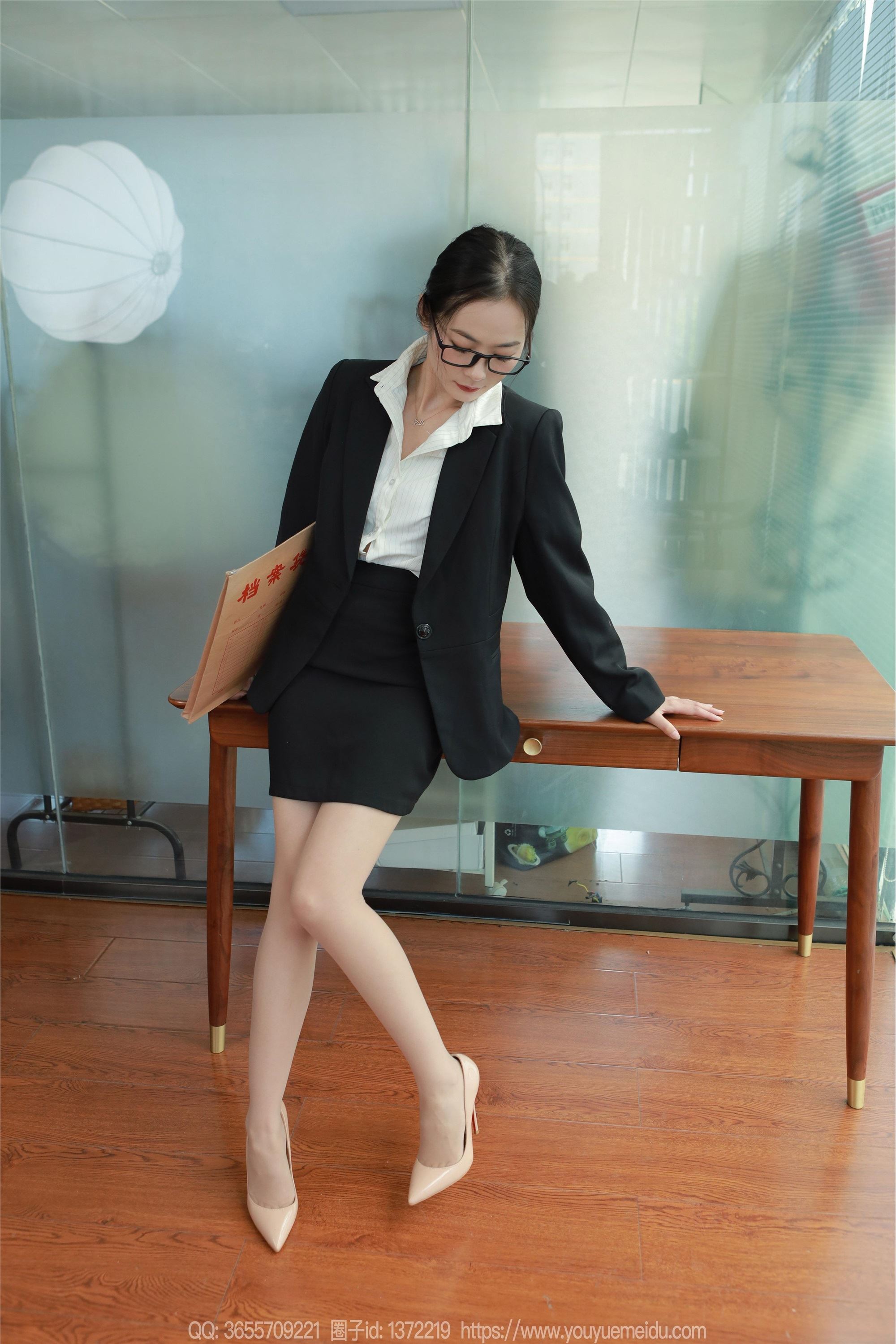 图片[5]-IESS异思趣向期期2024.12.09期丝享家期1919期小金《肉丝主管》-秀人网