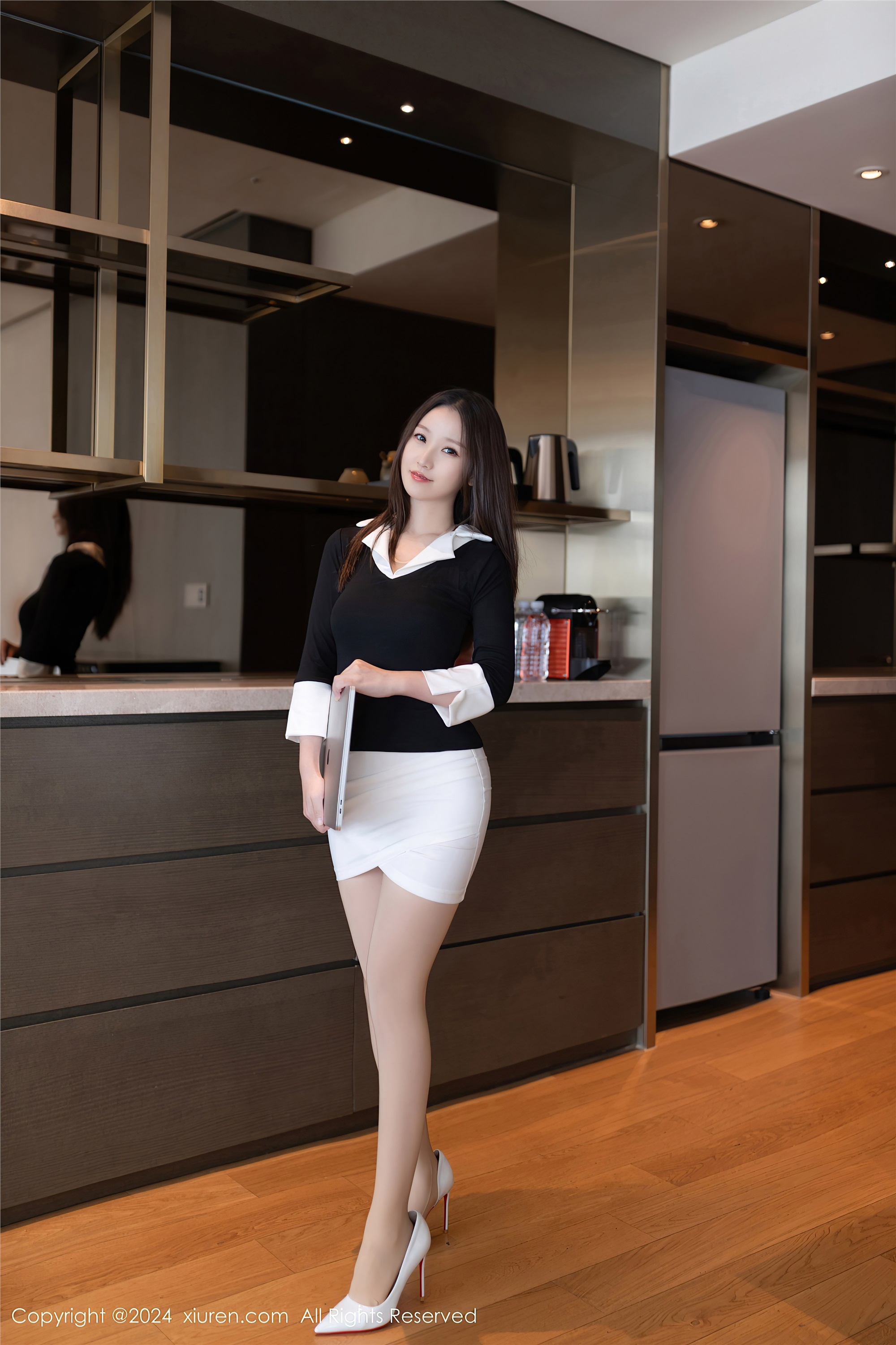 图片[2]-Xiuren秀人网期2024.12.12期N第9587期杏子Yada-秀人网