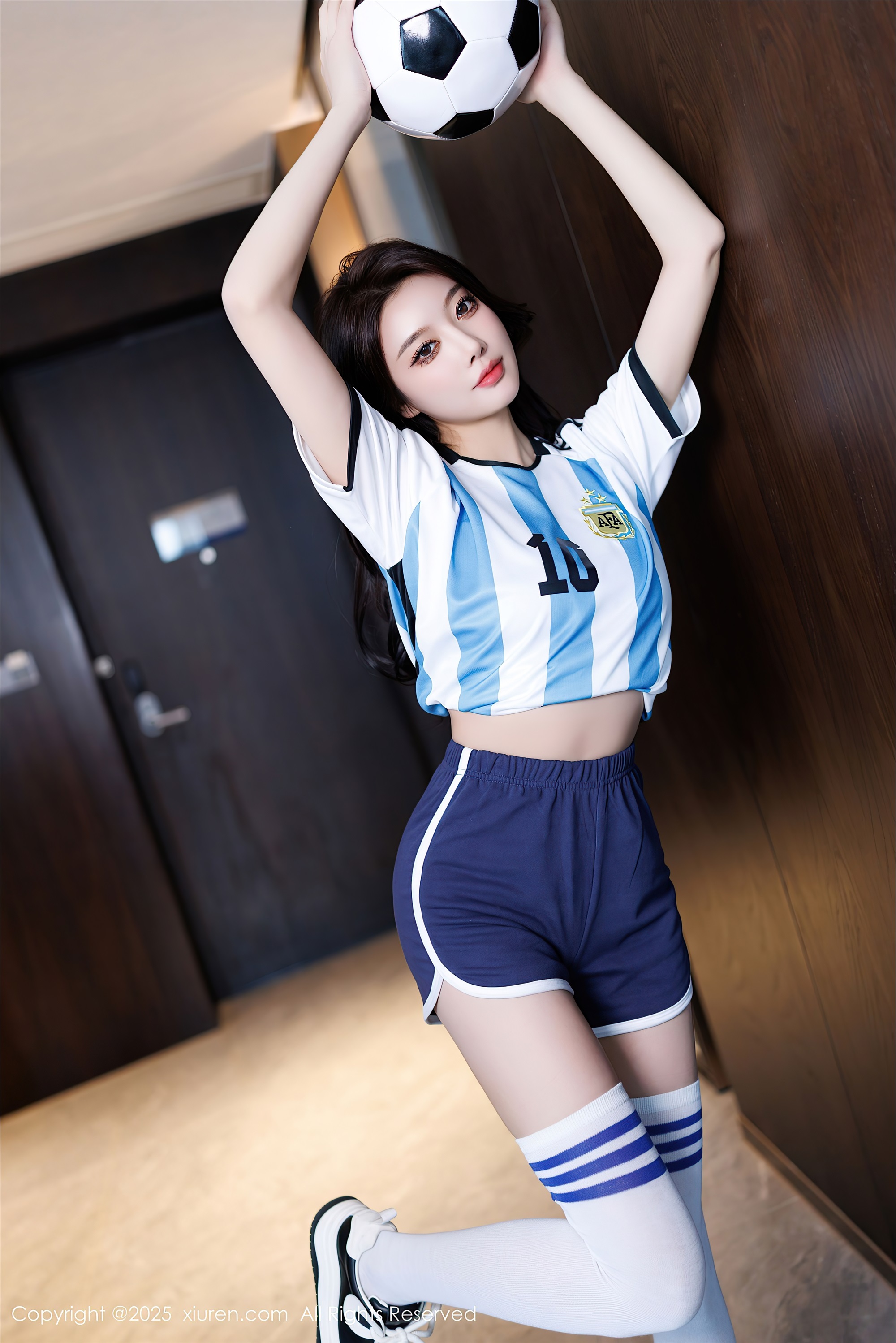 Xiuren秀人网期2025.01.03期N第9706期杨晨晨Yome-套图网