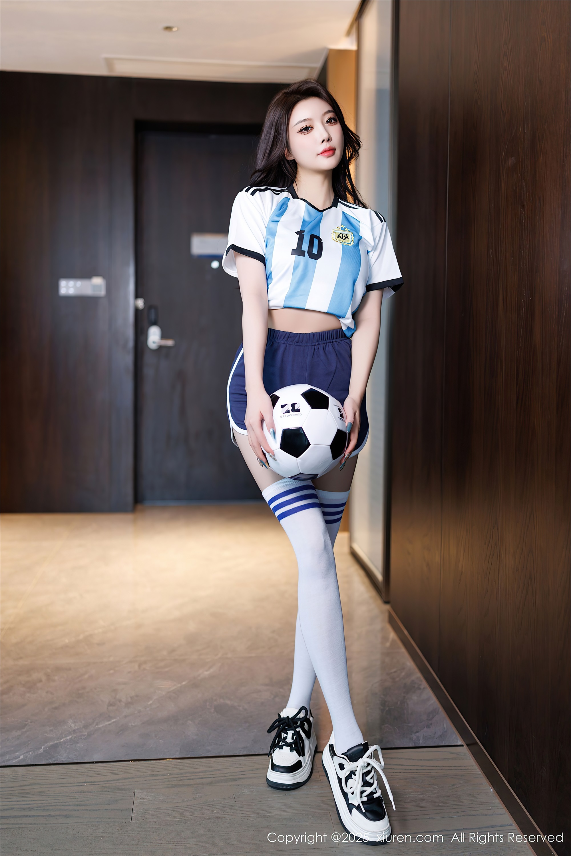 图片[2]-Xiuren秀人网期2025.01.03期N第9706期杨晨晨Yome-套图网