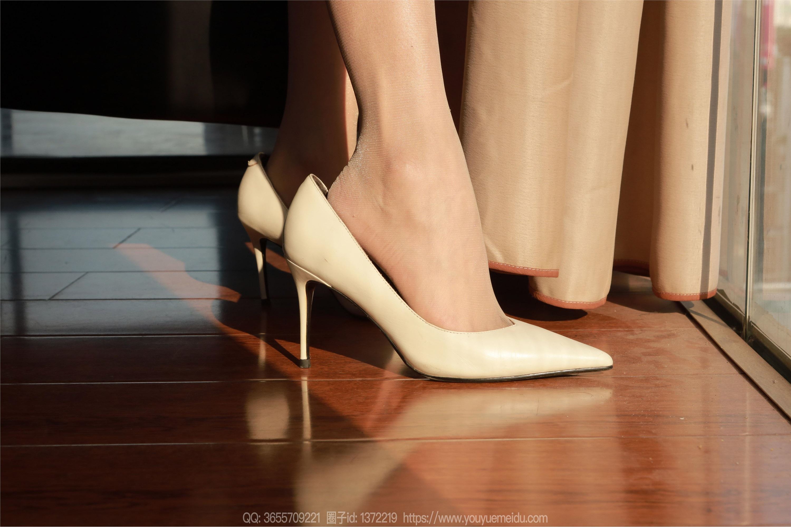 图片[4]-IESS异思趣向期期2025.01.12期丝享家期1948期婉萍《蓝色毛衣（下）》-秀人网