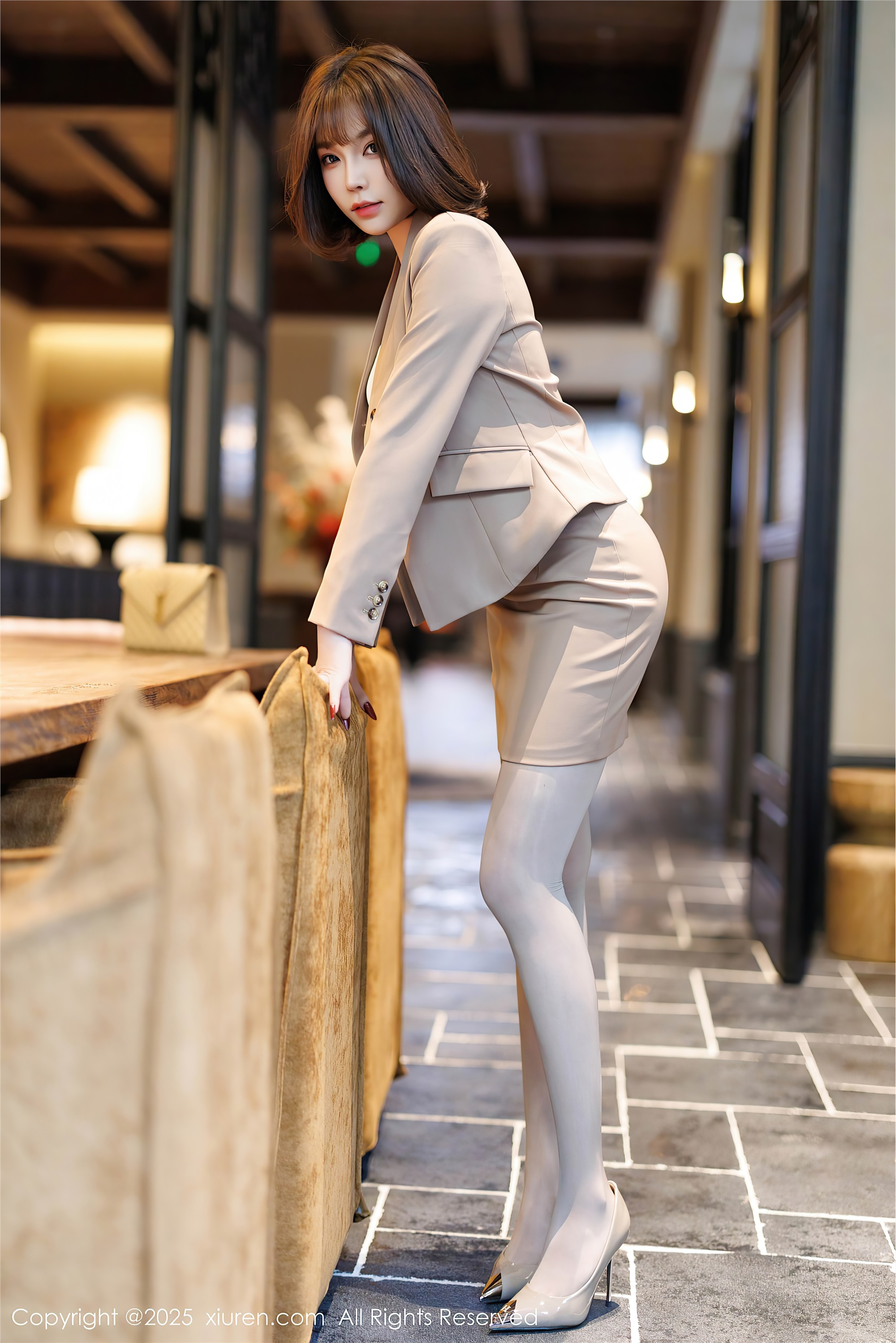 图片[3]-Xiuren秀人网期2025.02.06期N第9844期徐莉芝Booty-秀人网