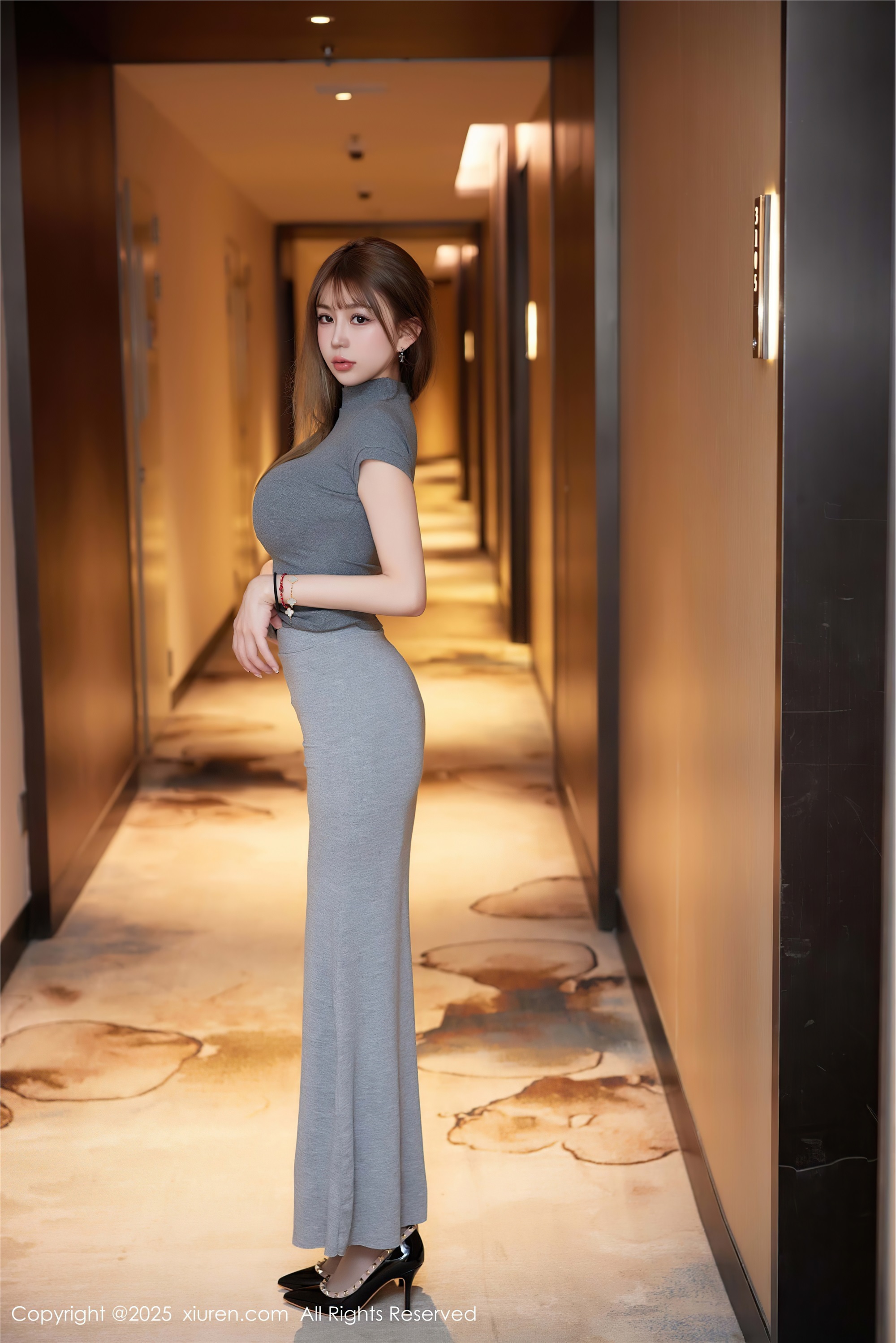 图片[2]-Xiuren秀人网期2025.02.25期N第9931期Zoe柚柚-秀人网