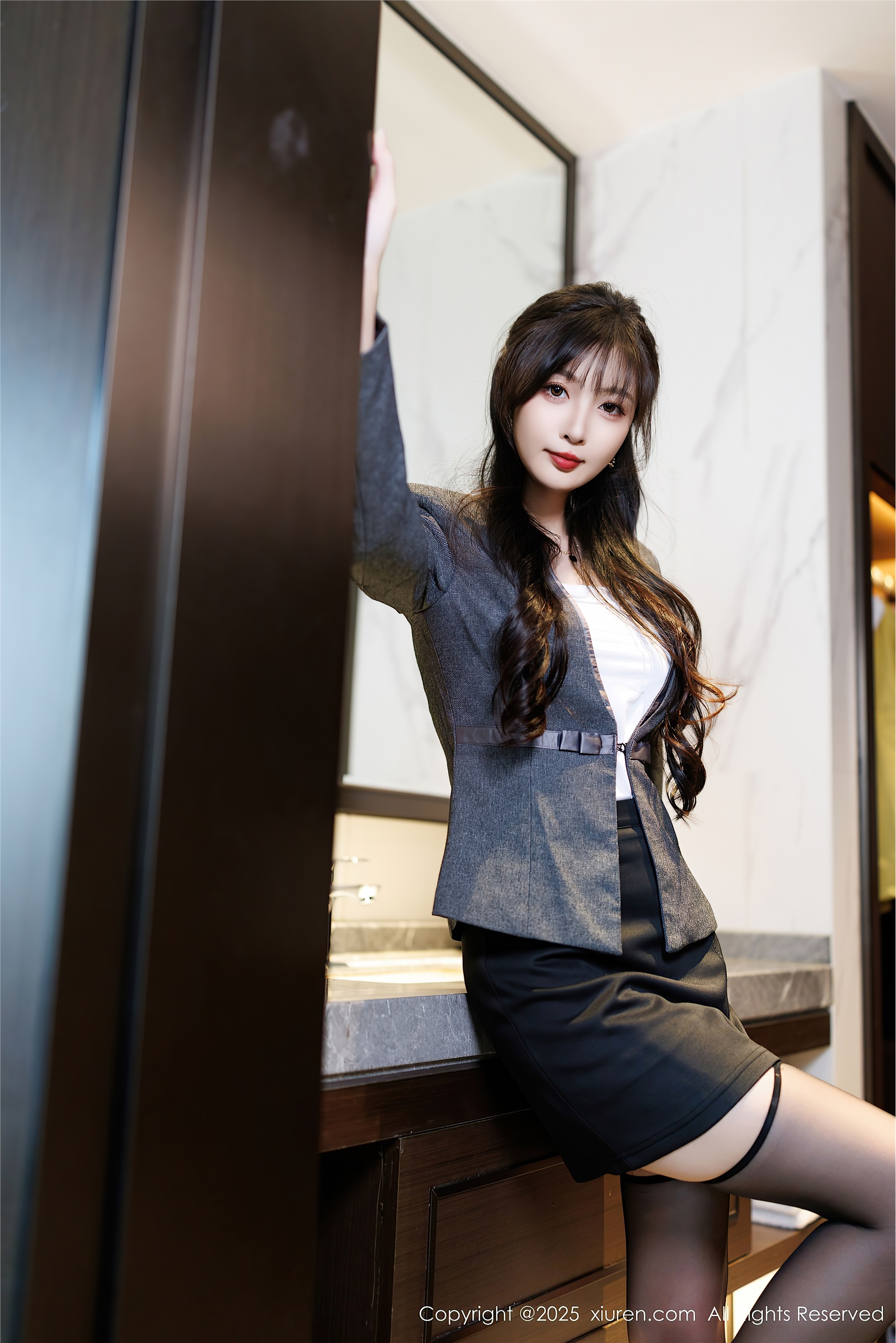 图片[2]-Xiuren秀人网期2025.03.03期N第9957期樱桃小阑子-套图网