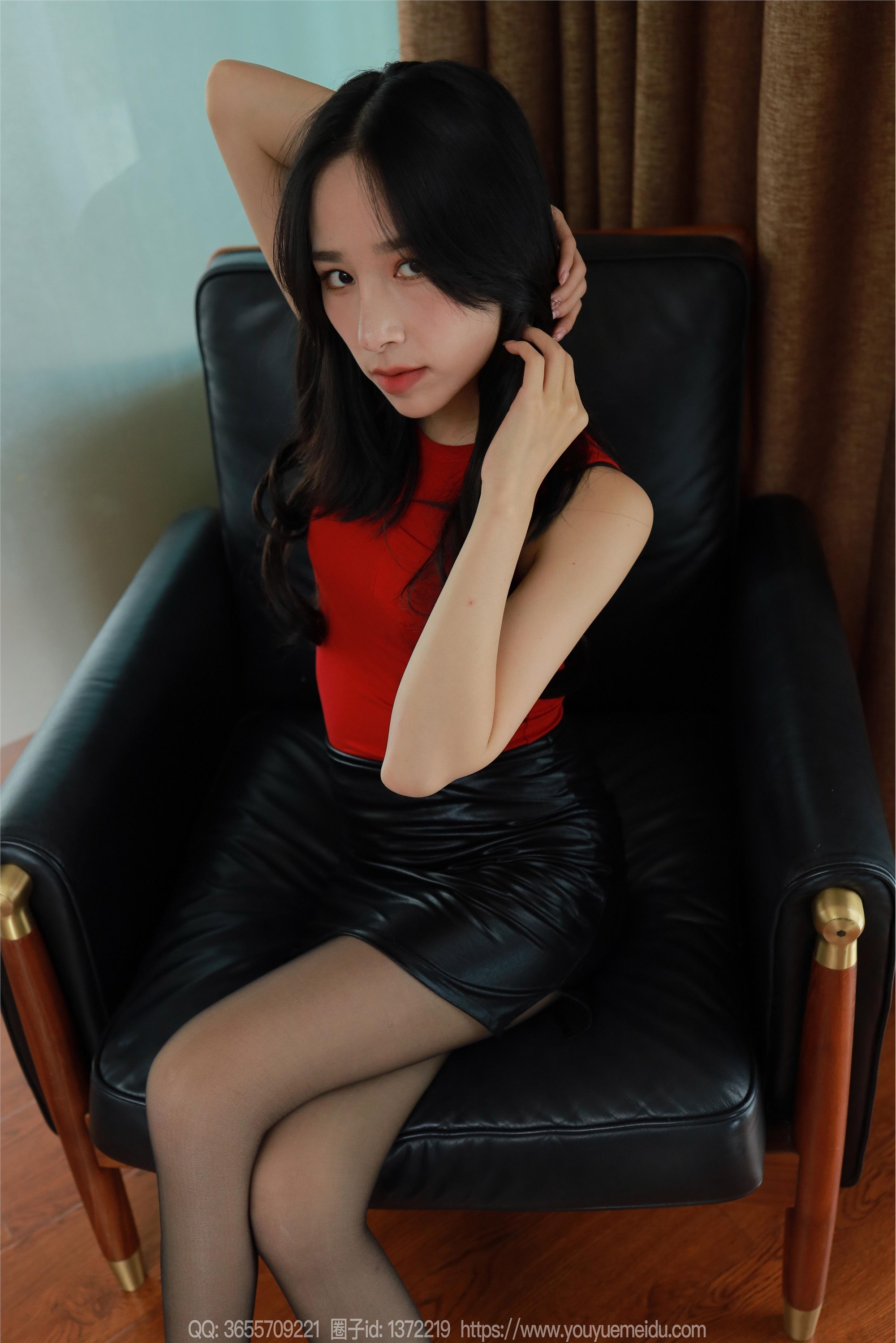 图片[4]-IESS异思趣向期期2025.03.02期丝享家期1990期美子《红衣黑裙》-秀人网