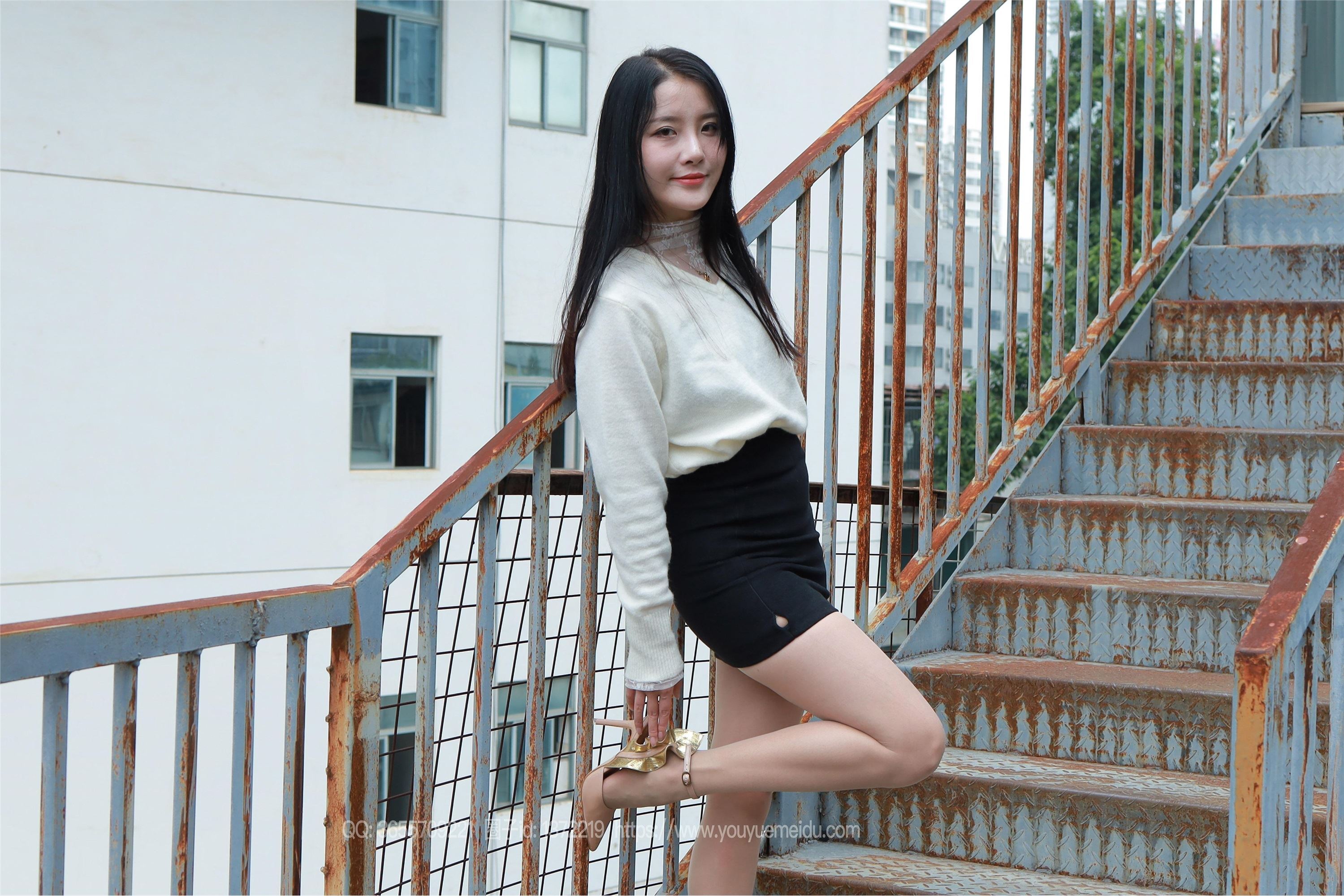 图片[4]-IESS异思趣向期期2025.03.03期丝享家期1991期婉萍《酒杯美腿》-秀人网