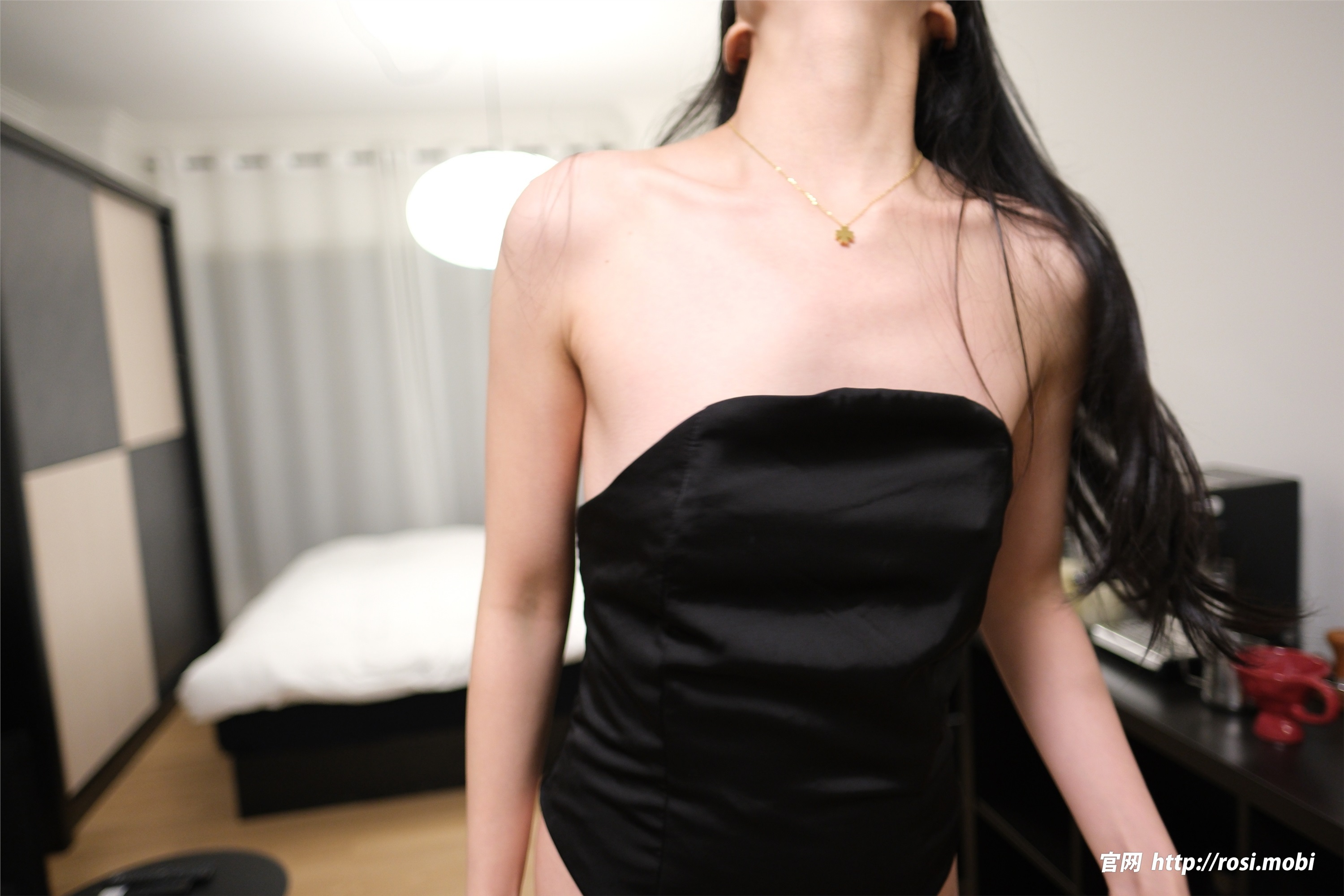图片[2]-ROSI写真期2025.04.01期N第4866-秀人网