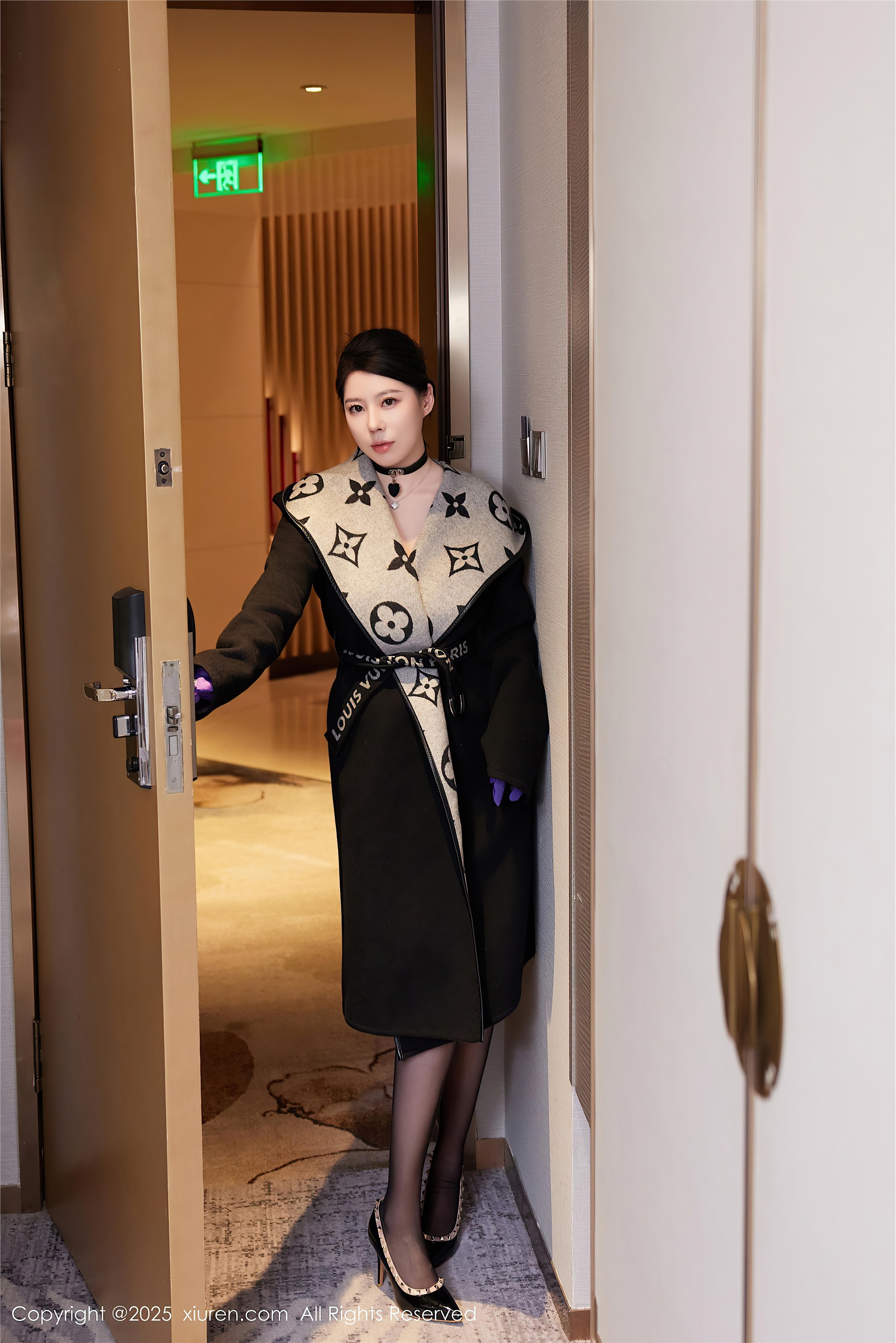 图片[2]-Xiuren秀人网期2025.03.12期N第10001期白茹雪abby-套图网