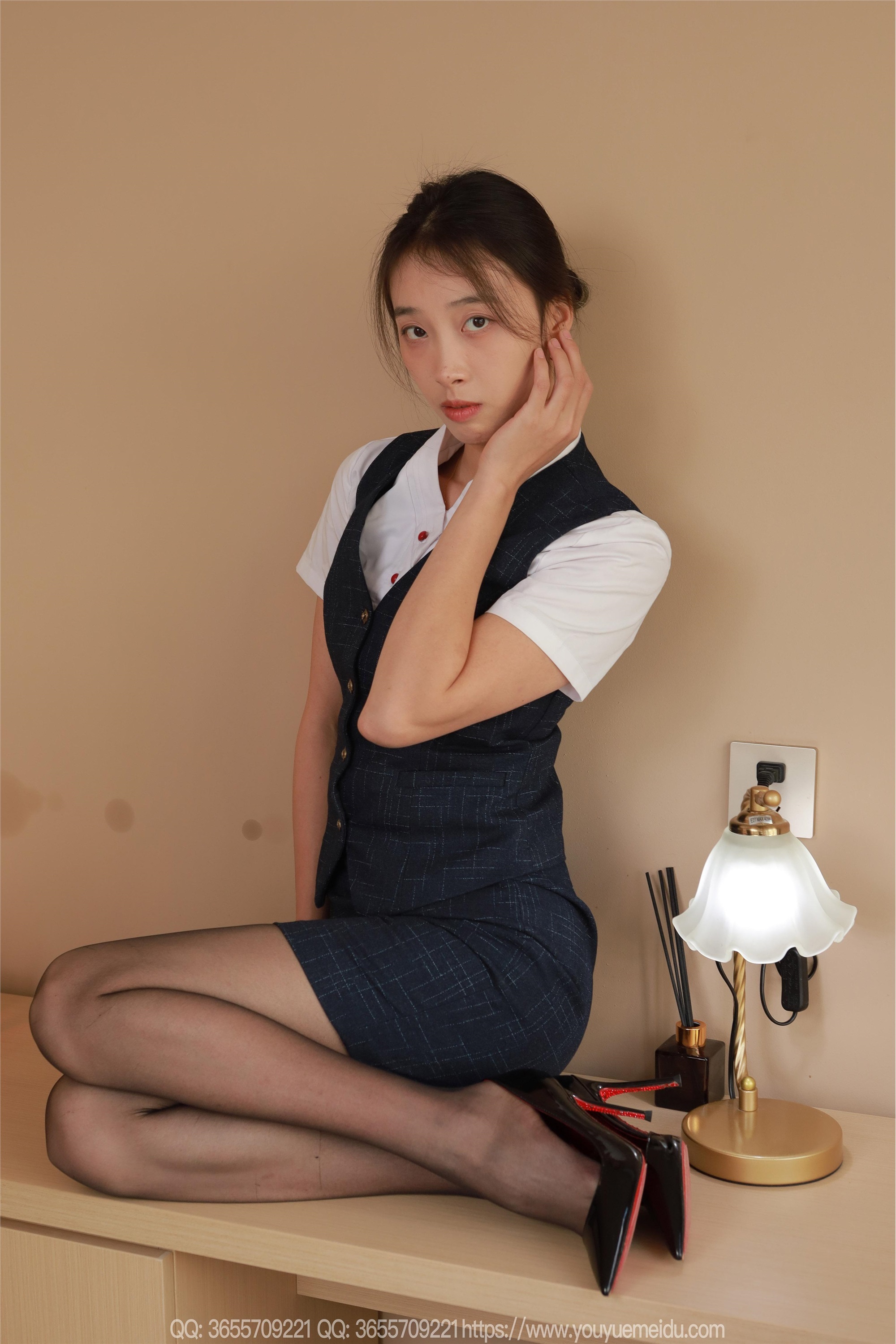 图片[7]-IESS异思趣向期期2025.03.26期丝享家期2011期小九《黑丝服务生（下）》-秀人网