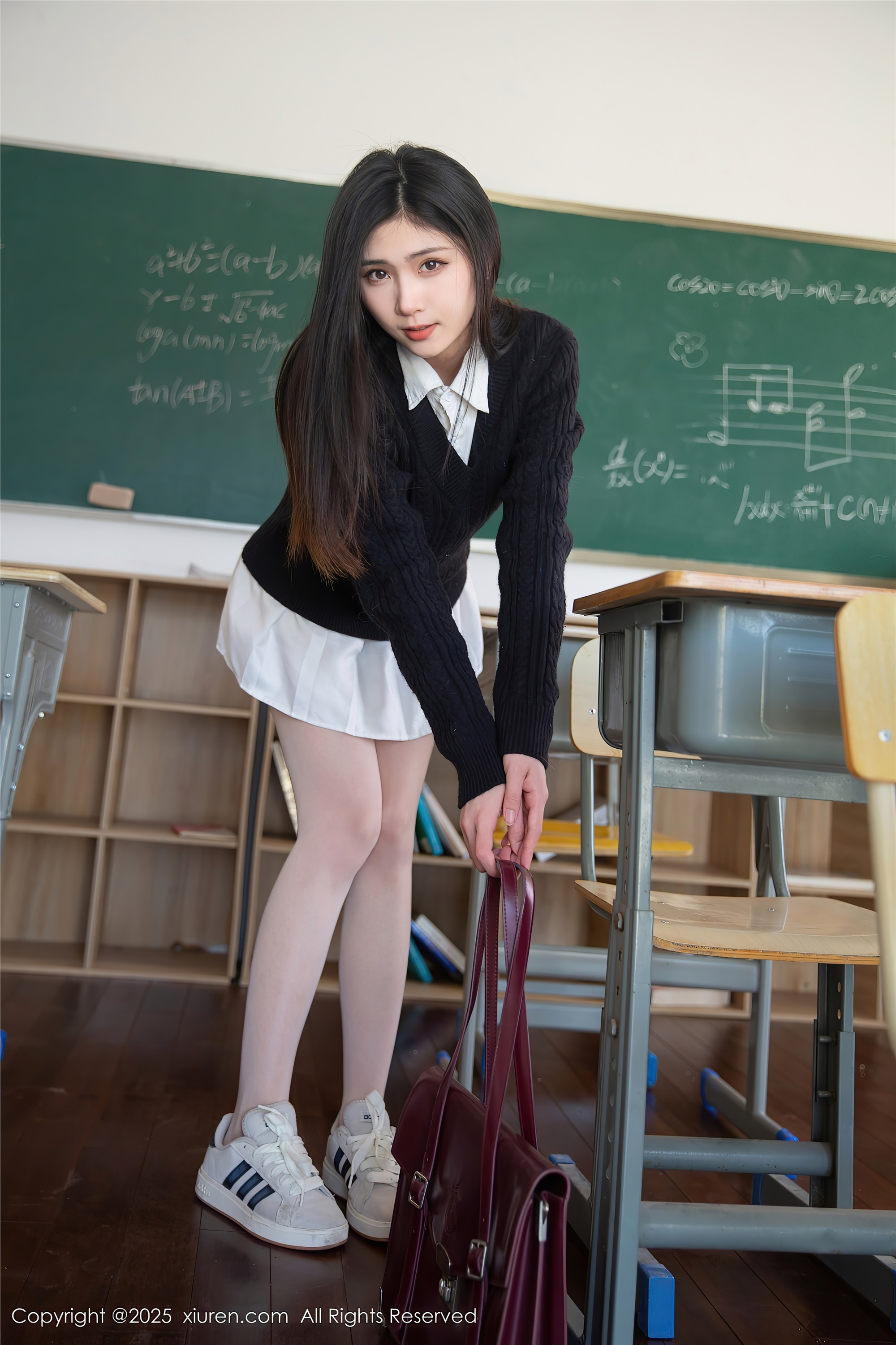 图片[2]-Xiuren秀人网期2025.03.27期N第10078期刘婷婷-套图网