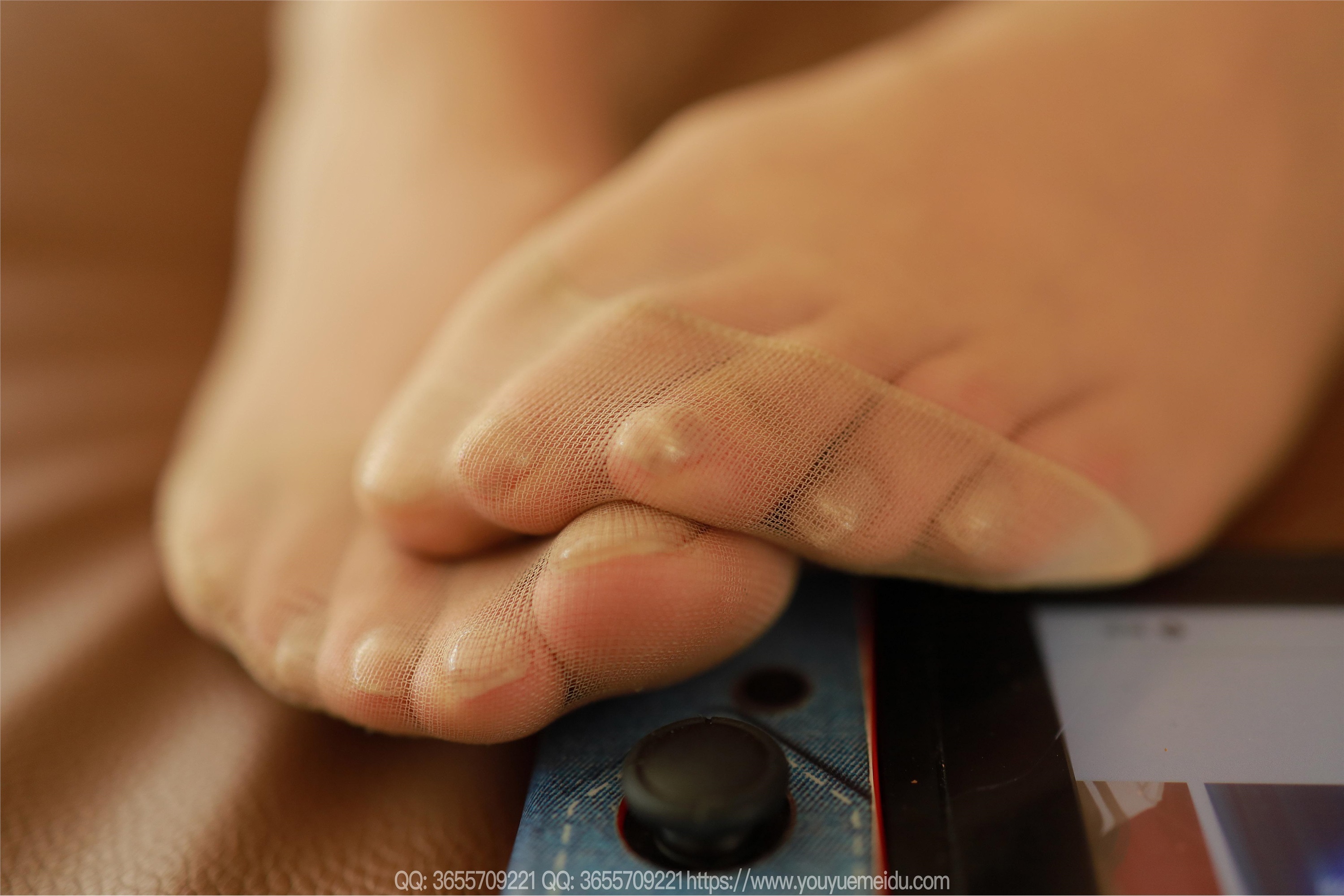 图片[2]-IESS异思趣向期期2025.04.04期丝享家期2019期婉萍《双脚成行（下）》-套图网