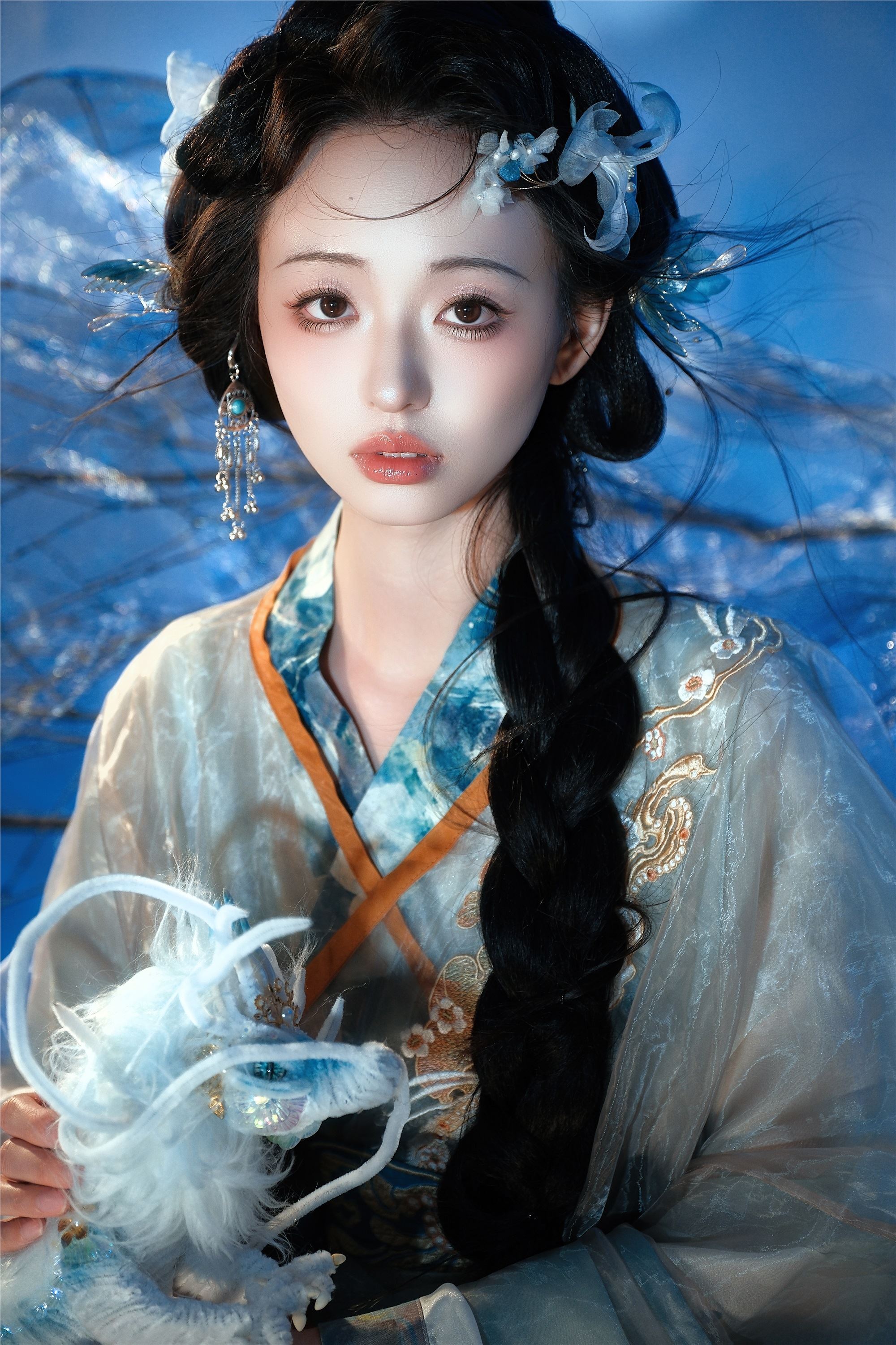 图片[2]-YITUYU艺图语期2025.01.02期蓝龙期小羊爱干饭-秀人网