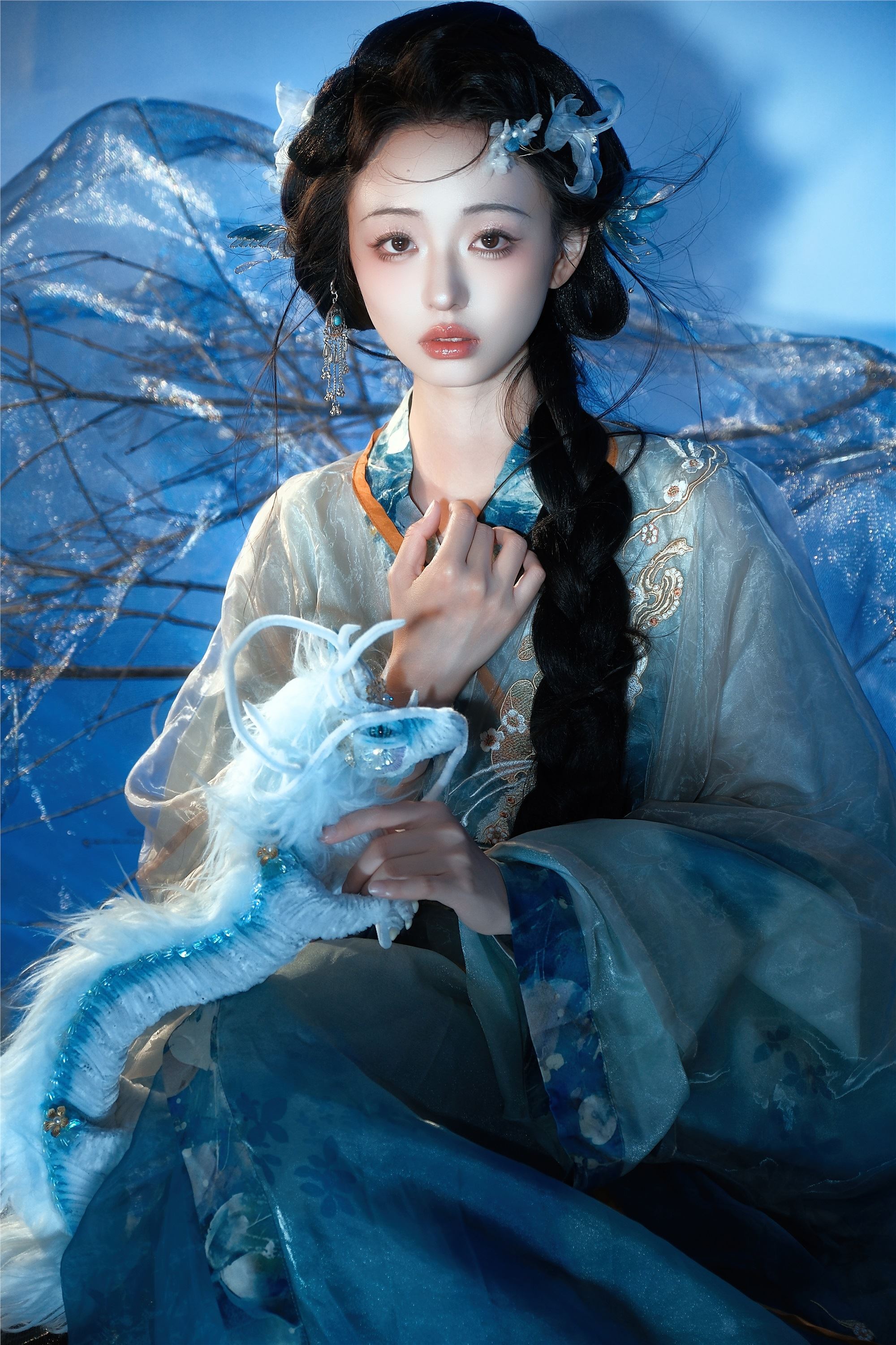 图片[4]-YITUYU艺图语期2025.01.02期蓝龙期小羊爱干饭-秀人网