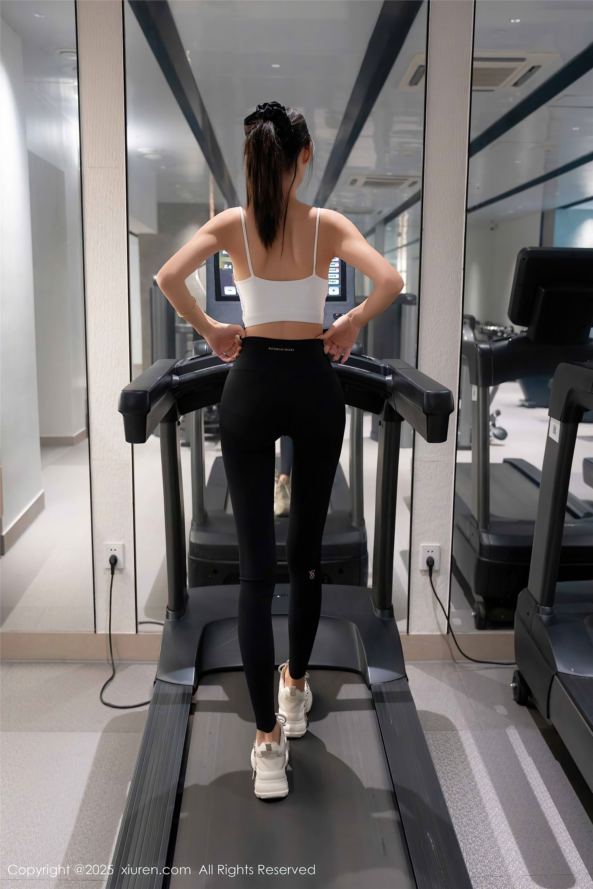 图片[8]-Xiuren秀人网期2025.05.07期N第10239期lingyu69-秀人网