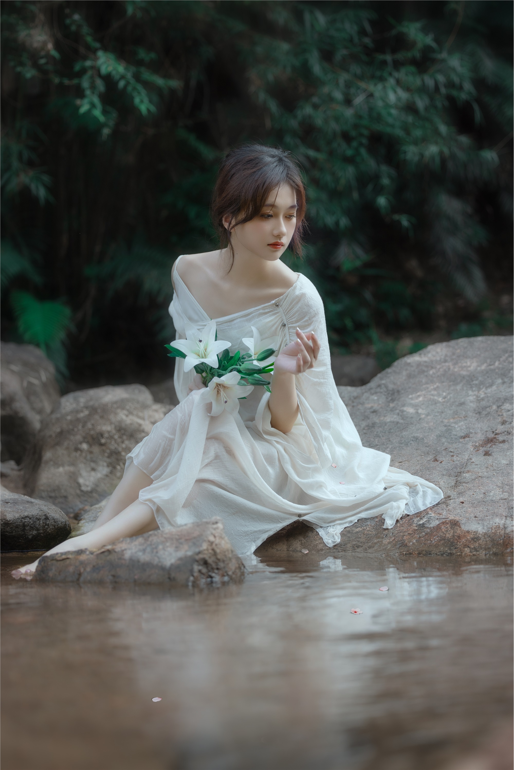 图片[2]-YITUYU艺图语期2025.01.02期溪边情思期大歪歪哥-秀人网