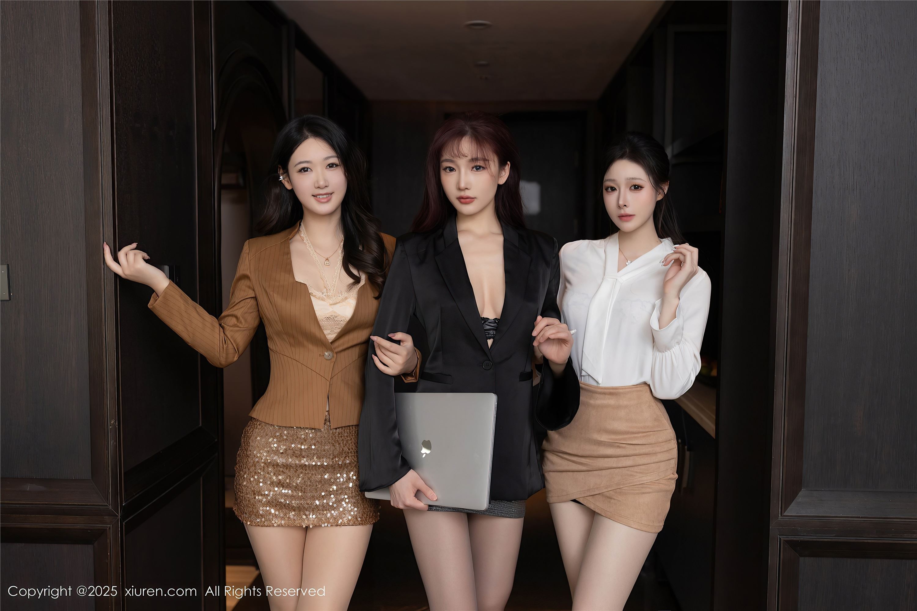 Xiuren秀人网期2025.04.30期N第10233期小逗逗期模特合集-秀人网