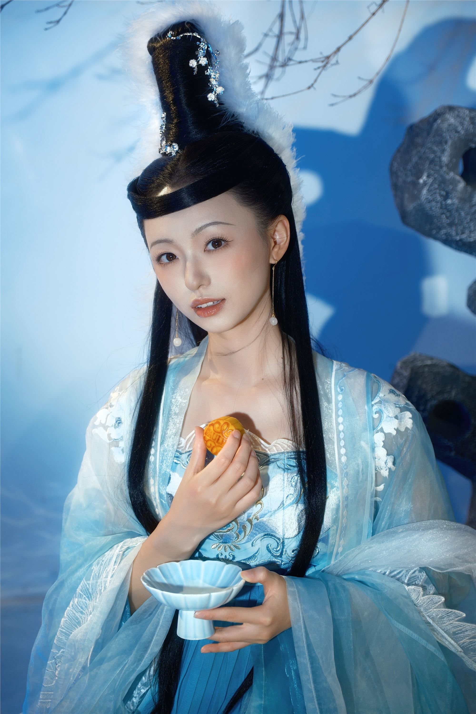 图片[4]-YITUYU艺图语期2025.01.03期嫦娥期小羊爱干饭-秀人网