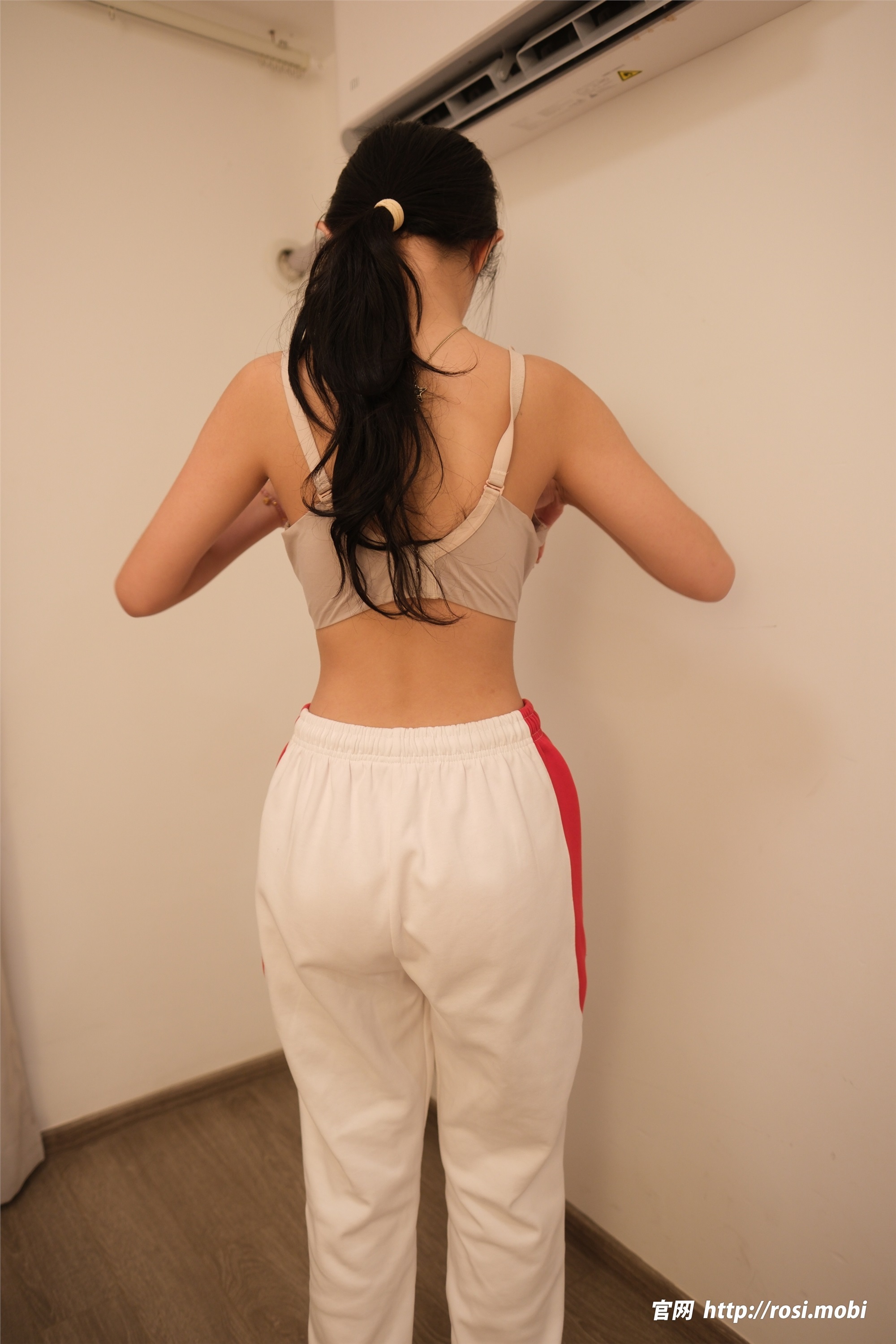 图片[2]-ROSI写真期2025.06.04期N第4930-秀人网