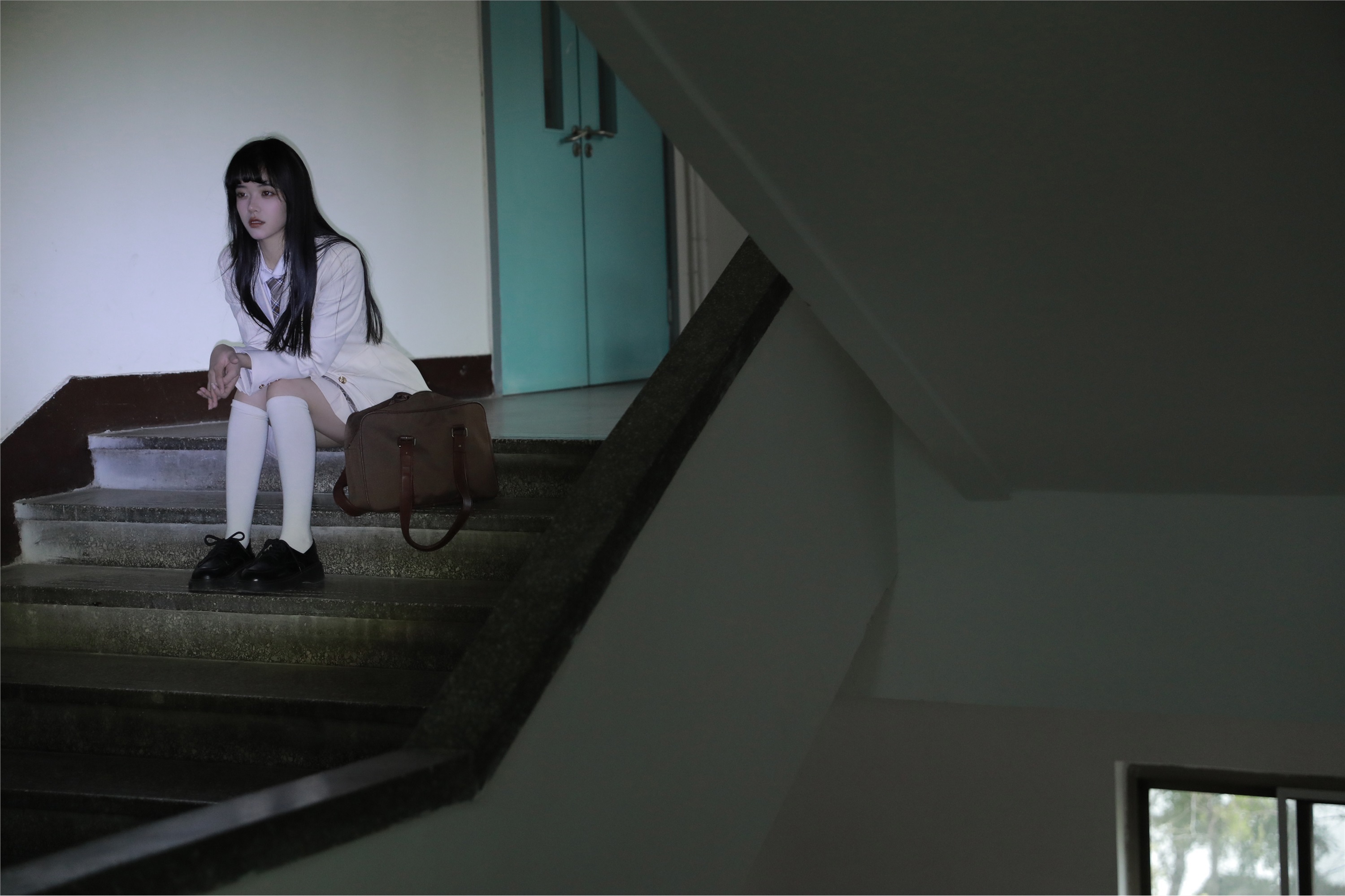 图片[5]-YITUYU艺图语期2025.01.04期楼梯间期姜见过-秀人网