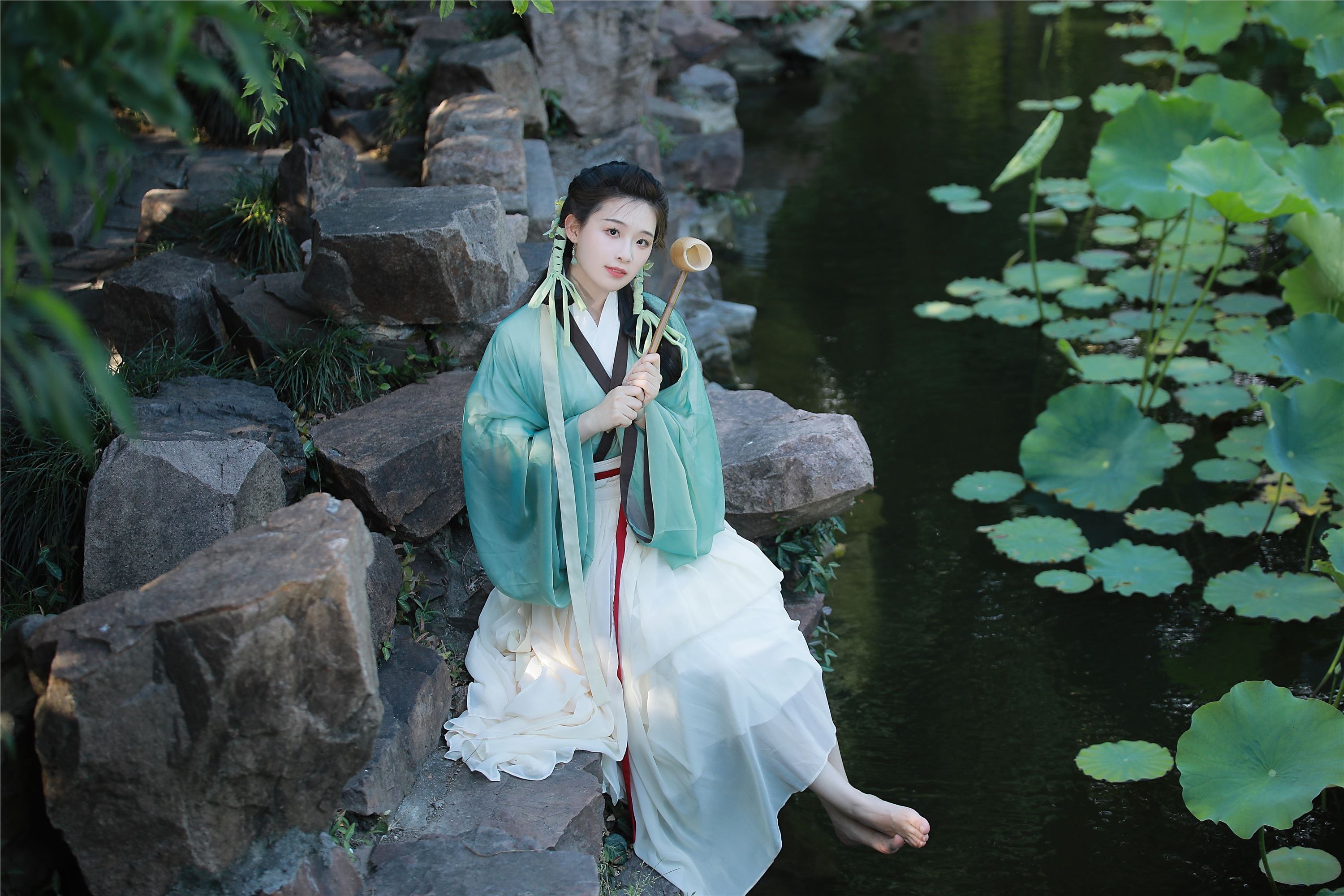 图片[3]-YITUYU艺图语期2025.01.05期小荷期_喵喵家的小鱼干_-秀人网