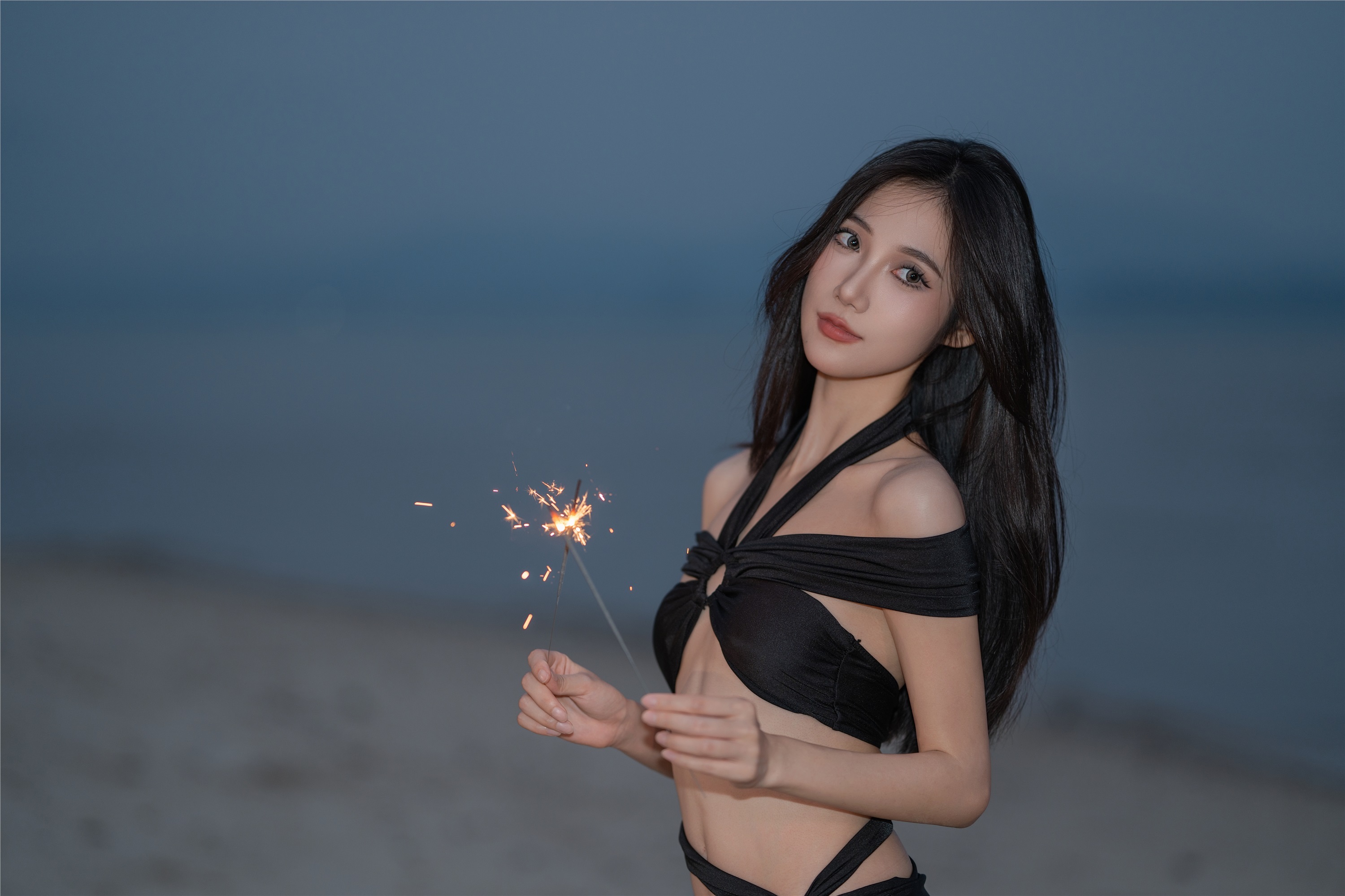 图片[5]-YITUYU艺图语期2025.01.06期夜幕下的海边少女期o1ne万-蕾丝猫