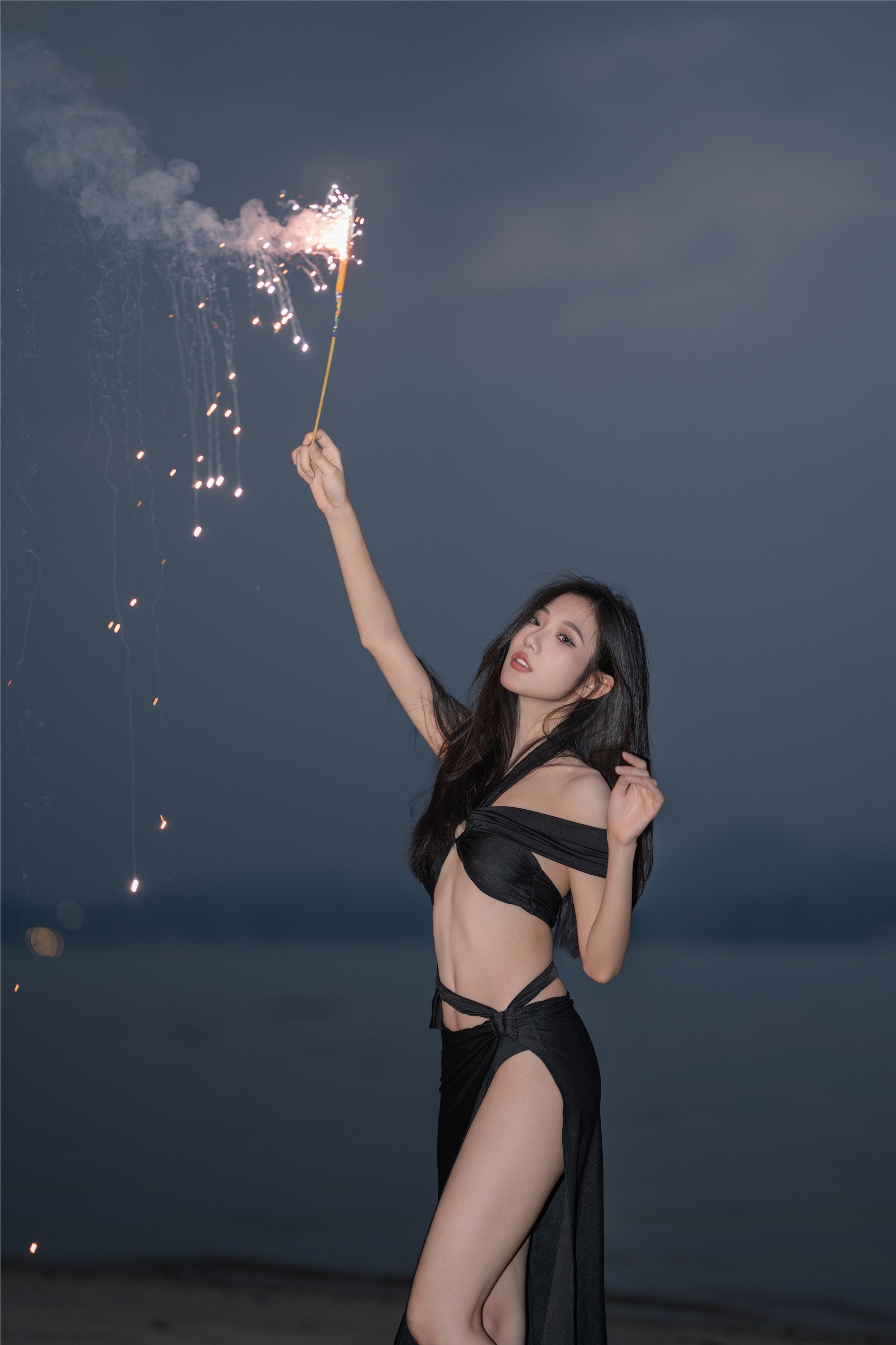 图片[6]-YITUYU艺图语期2025.01.06期夜幕下的海边少女期o1ne万-蕾丝猫