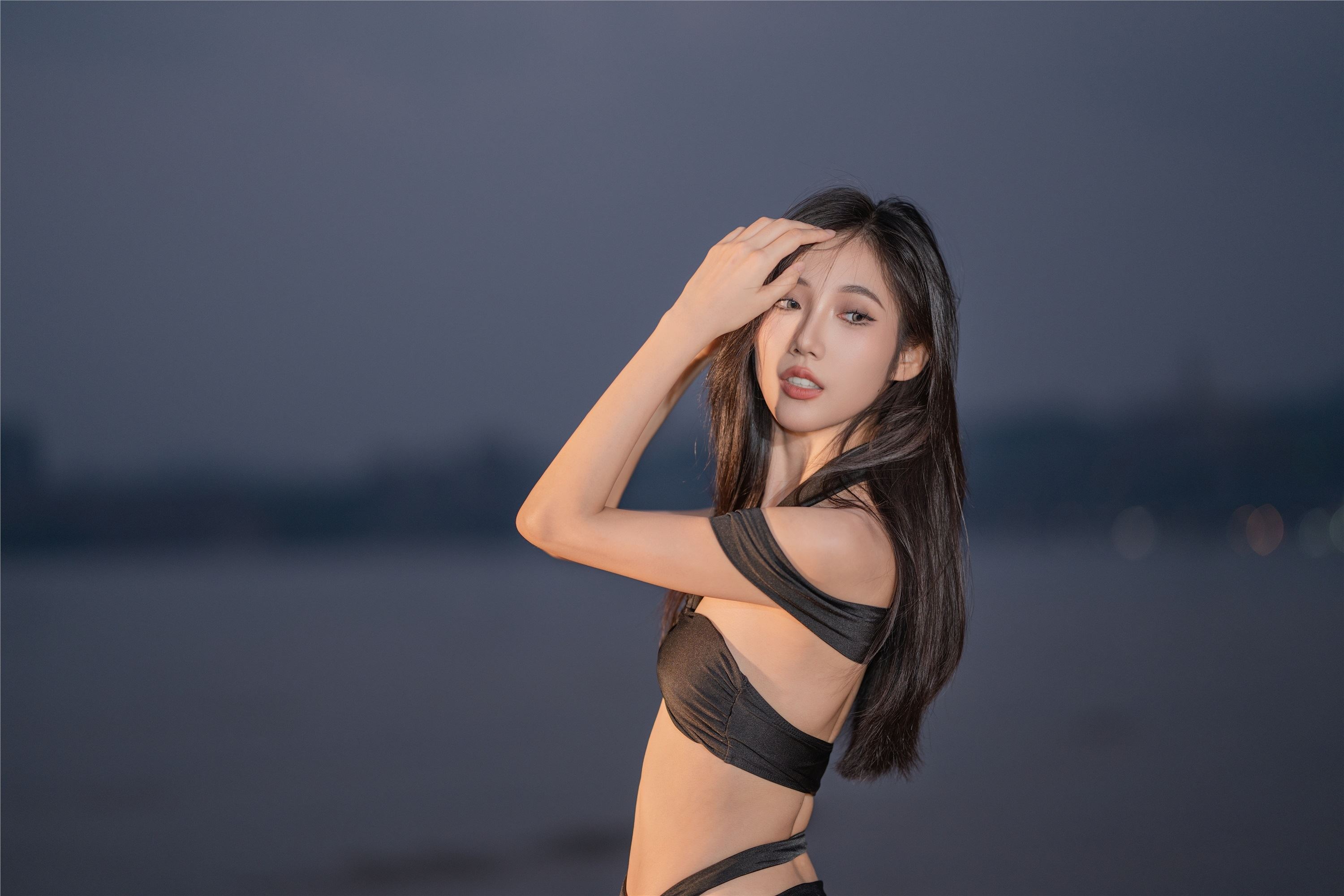 图片[9]-YITUYU艺图语期2025.01.06期夜幕下的海边少女期o1ne万-蕾丝猫