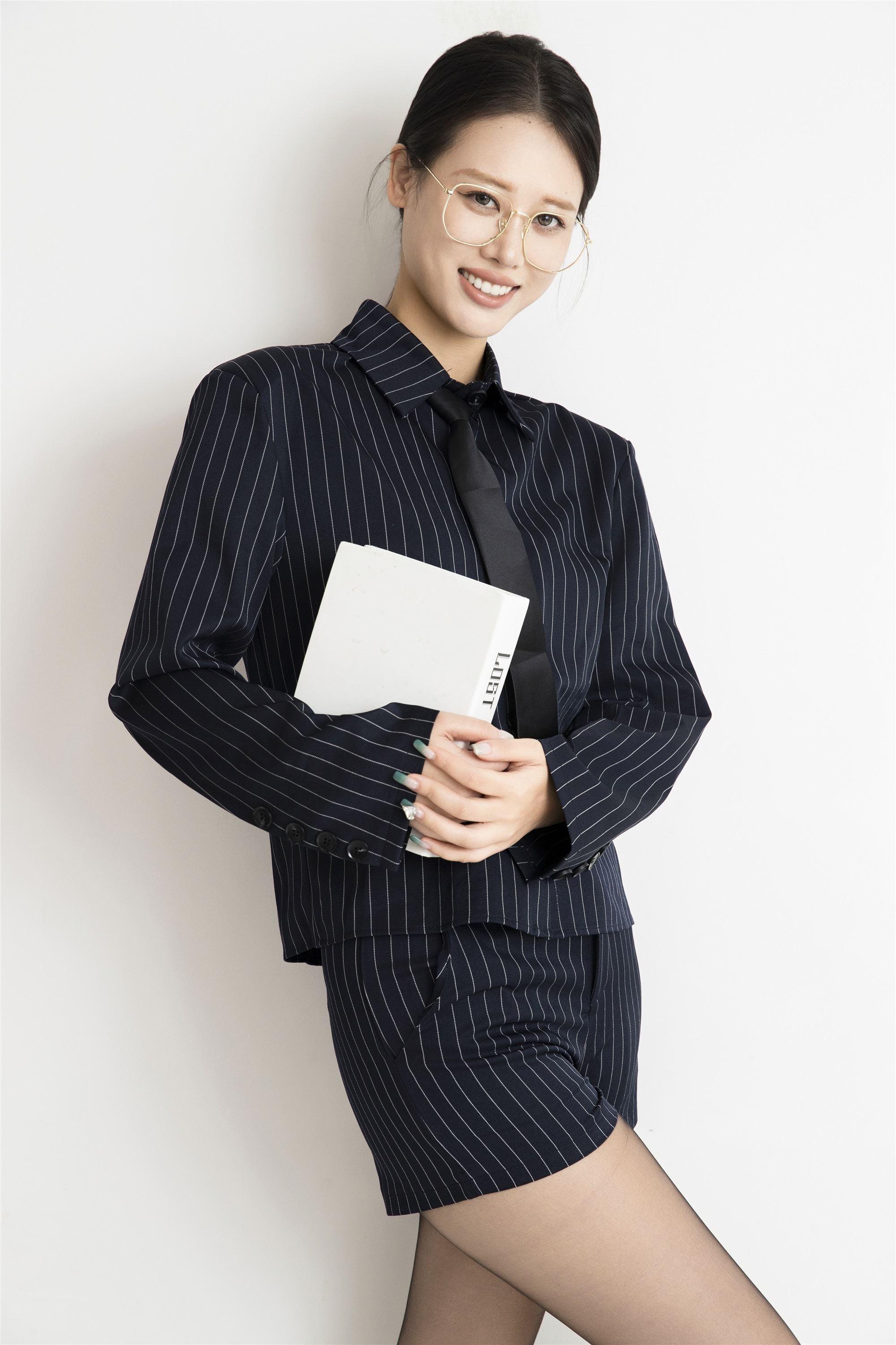 图片[5]-YITUYU艺图语期2025.01.19期Office期siren期Chenaling_CL-秀人网