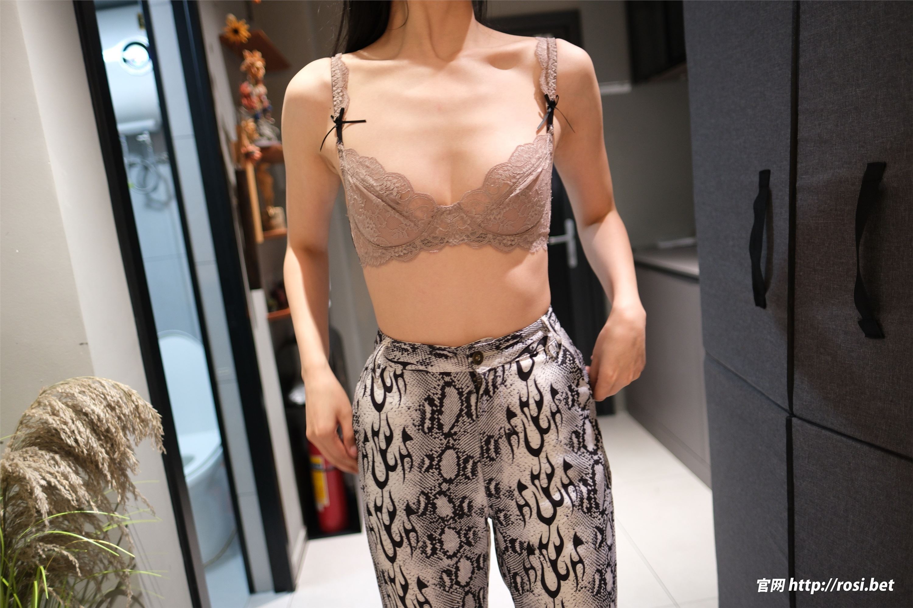 图片[5]-ROSI写真期2025.08.13期N第5000-秀人网