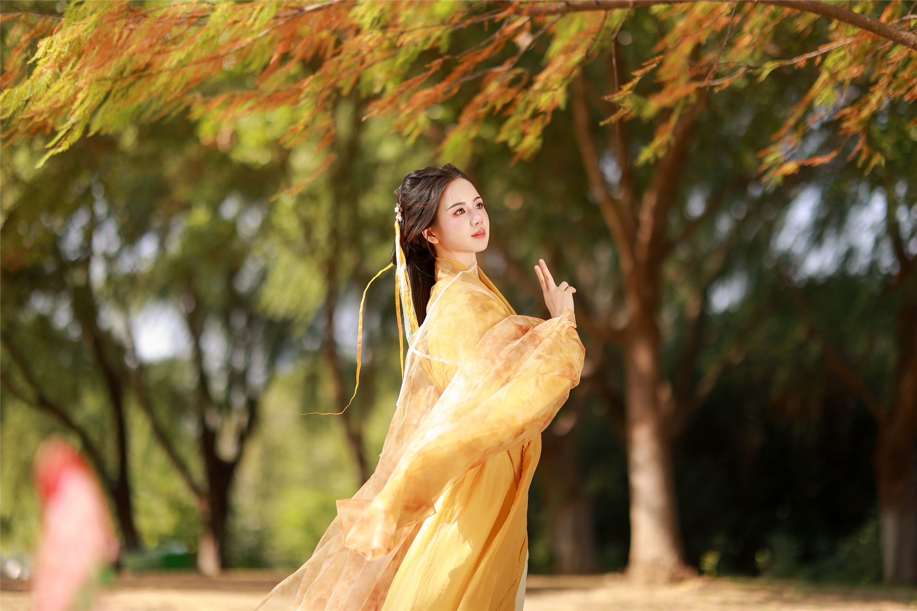 图片[5]-YITUYU艺图语期2025.01.26期黄衫女子期小杜同学-套图网