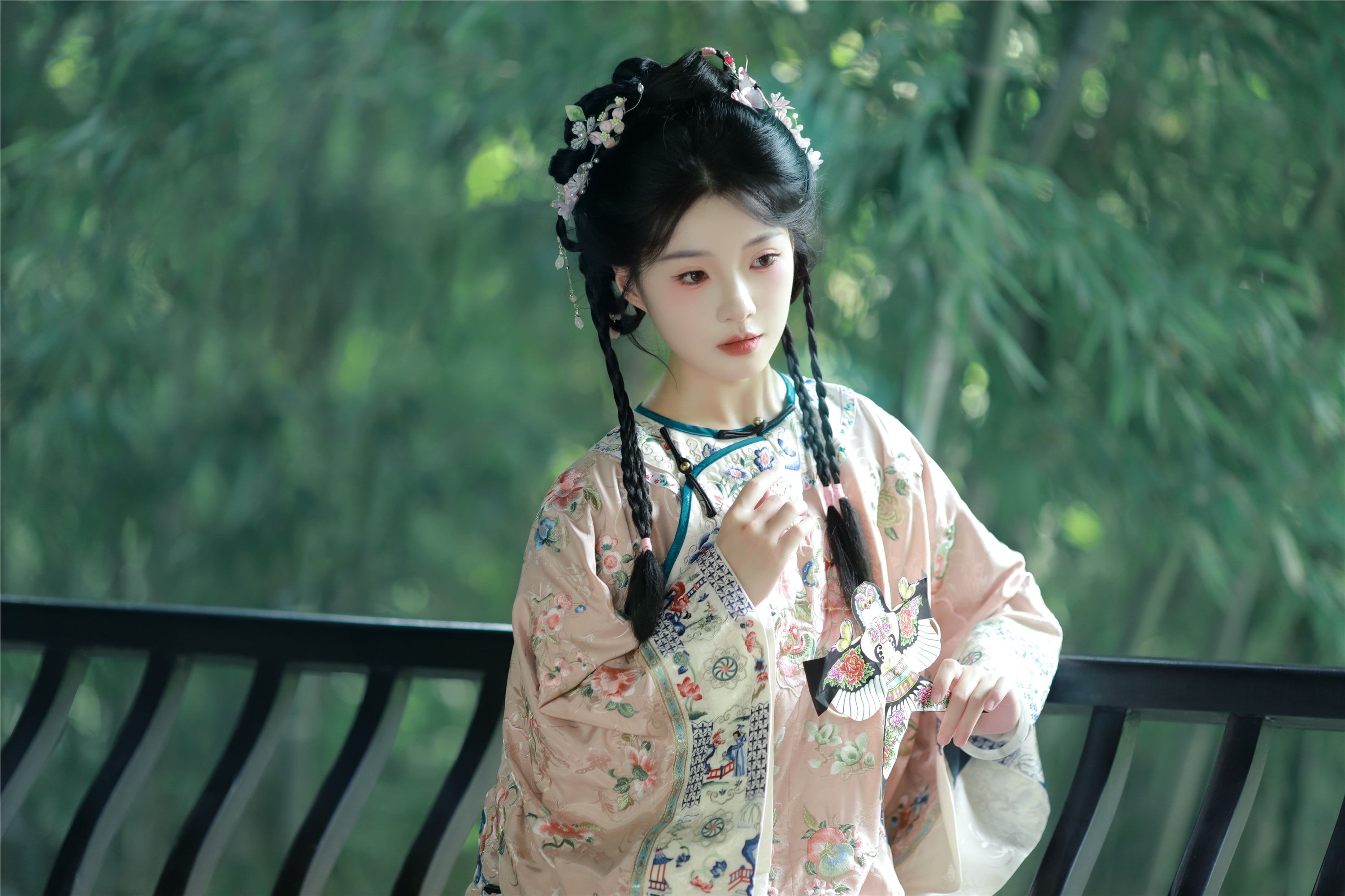 图片[4]-YITUYU艺图语期2025.01.27期盛夏期秋子梨-秀人网